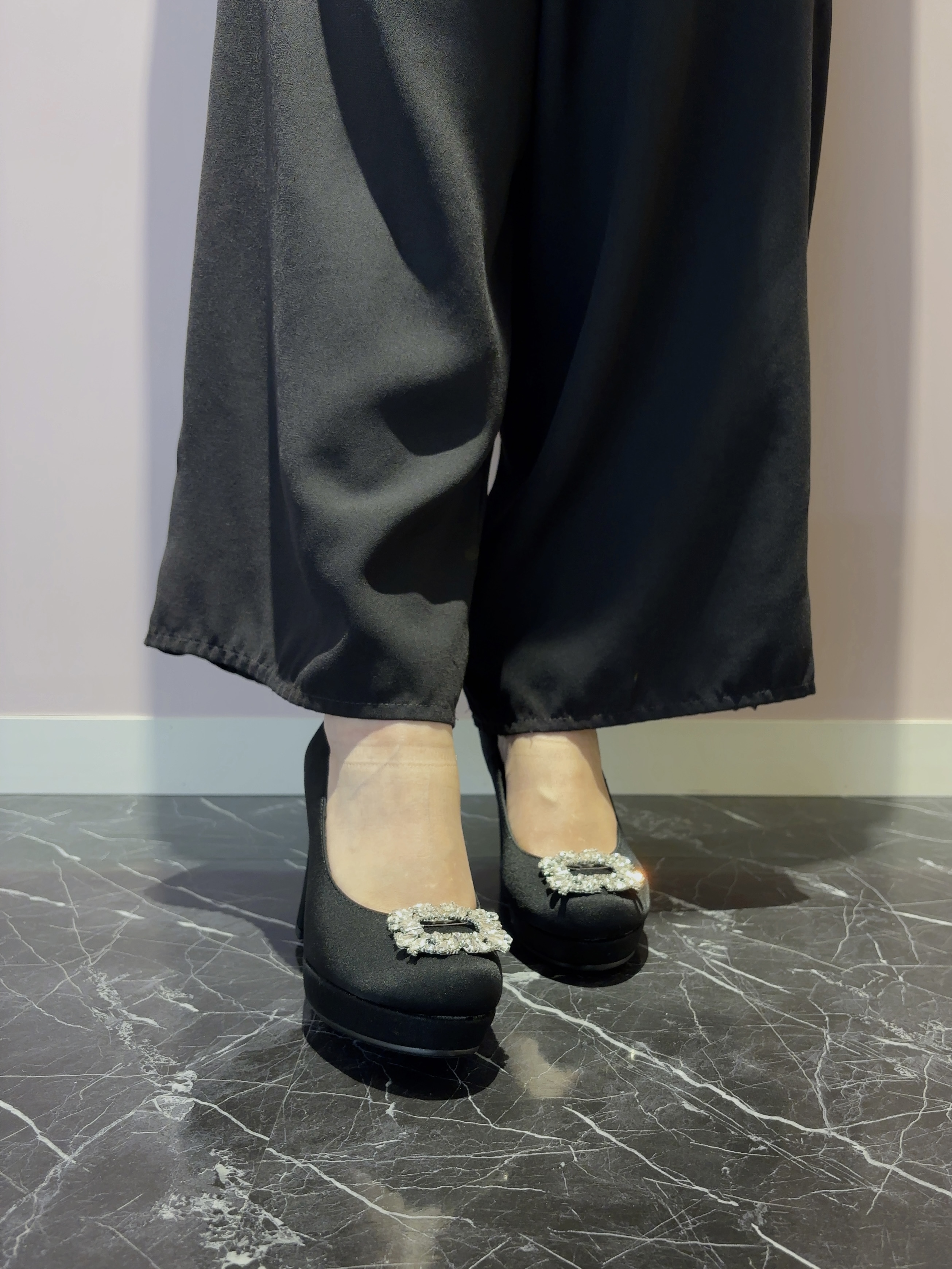 まっきーさんの「ESPERANZA｜3WAYチャンキーヒールパンプス」を使ったコーディネート