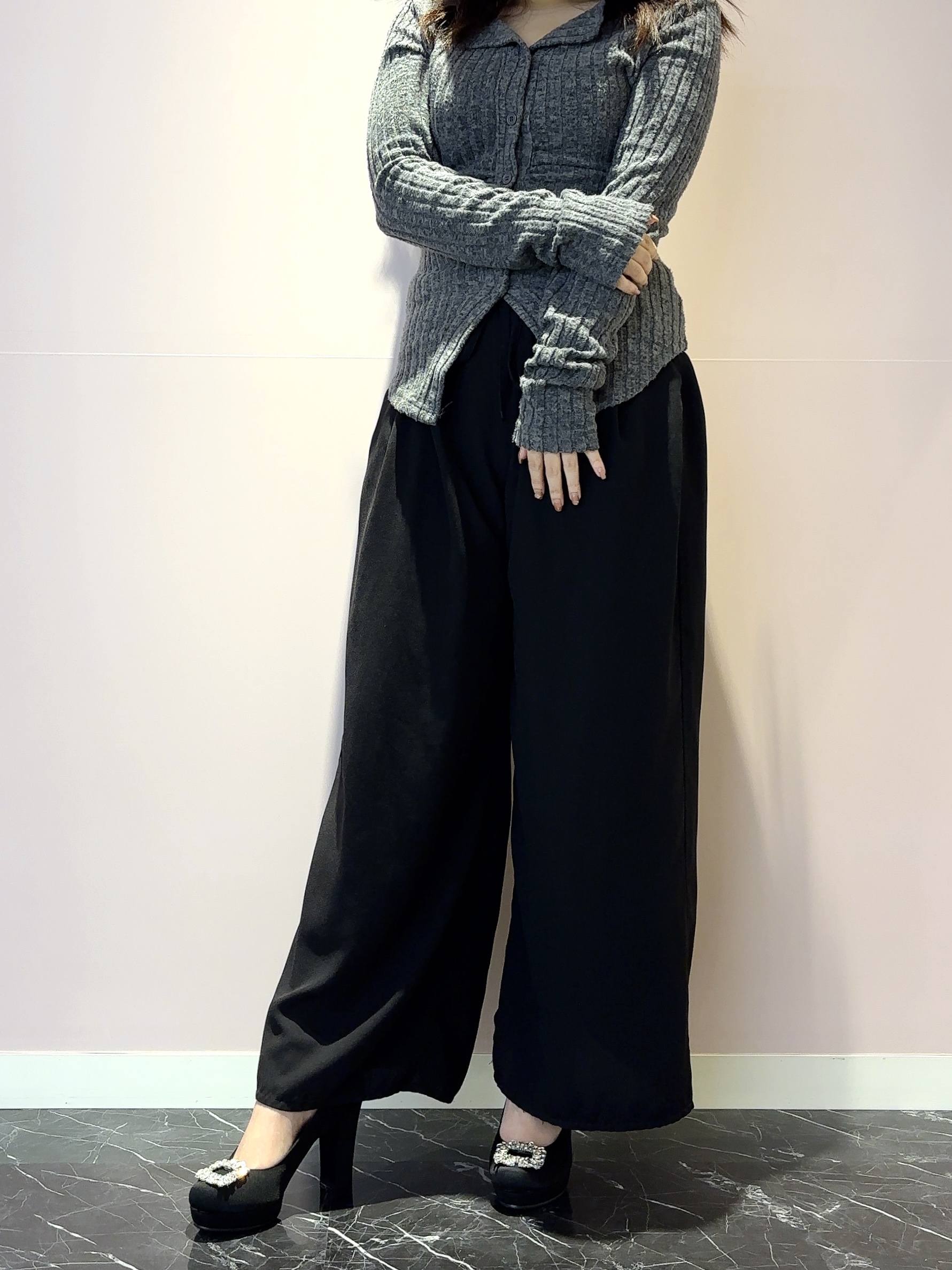 まっきーさんの「ESPERANZA｜3WAYチャンキーヒールパンプス」を使ったコーディネート