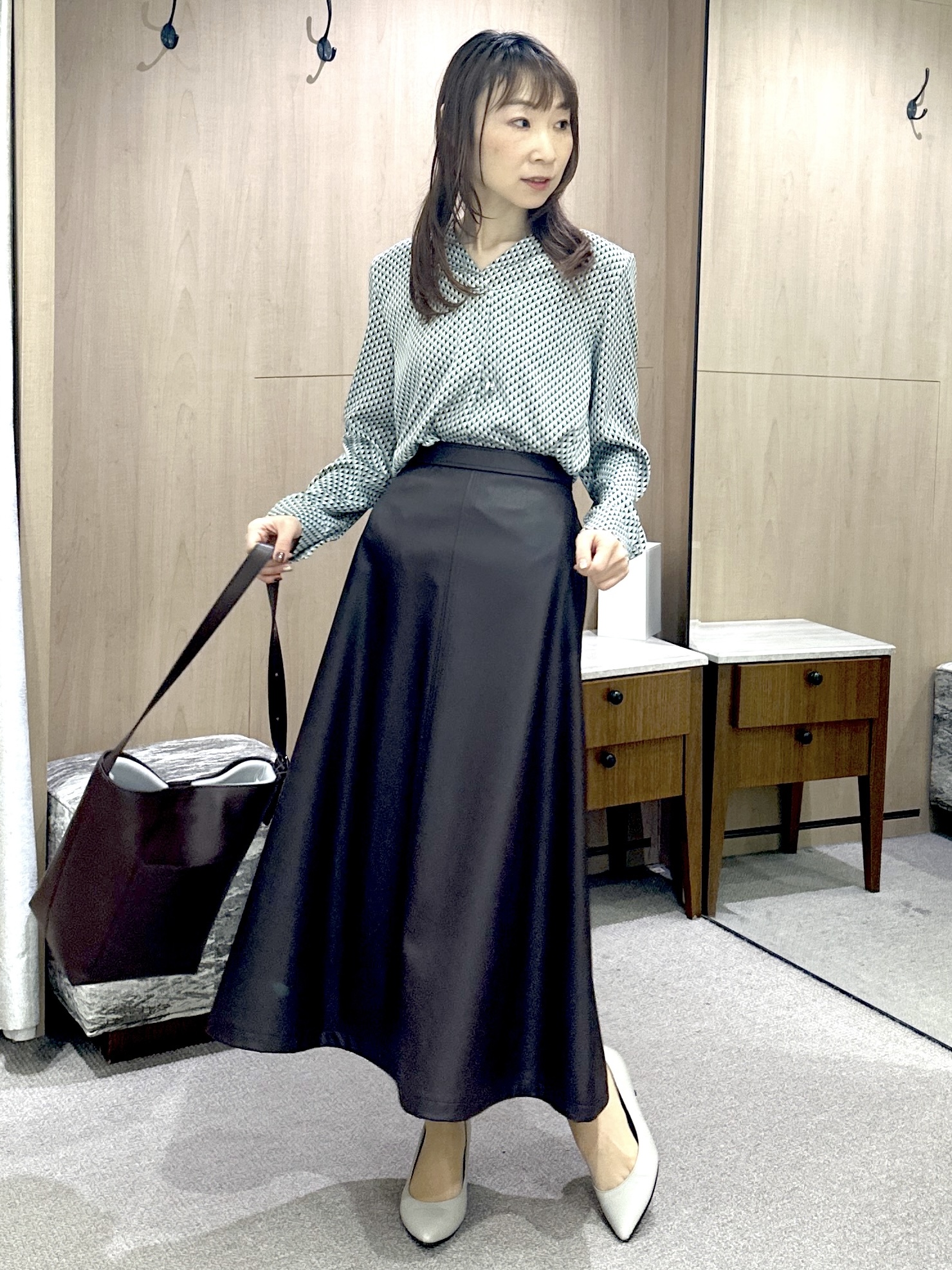 Miwaさんの「UNTITLED｜【スーツインナー】トライアングルジオメブラウス」を使ったコーディネート