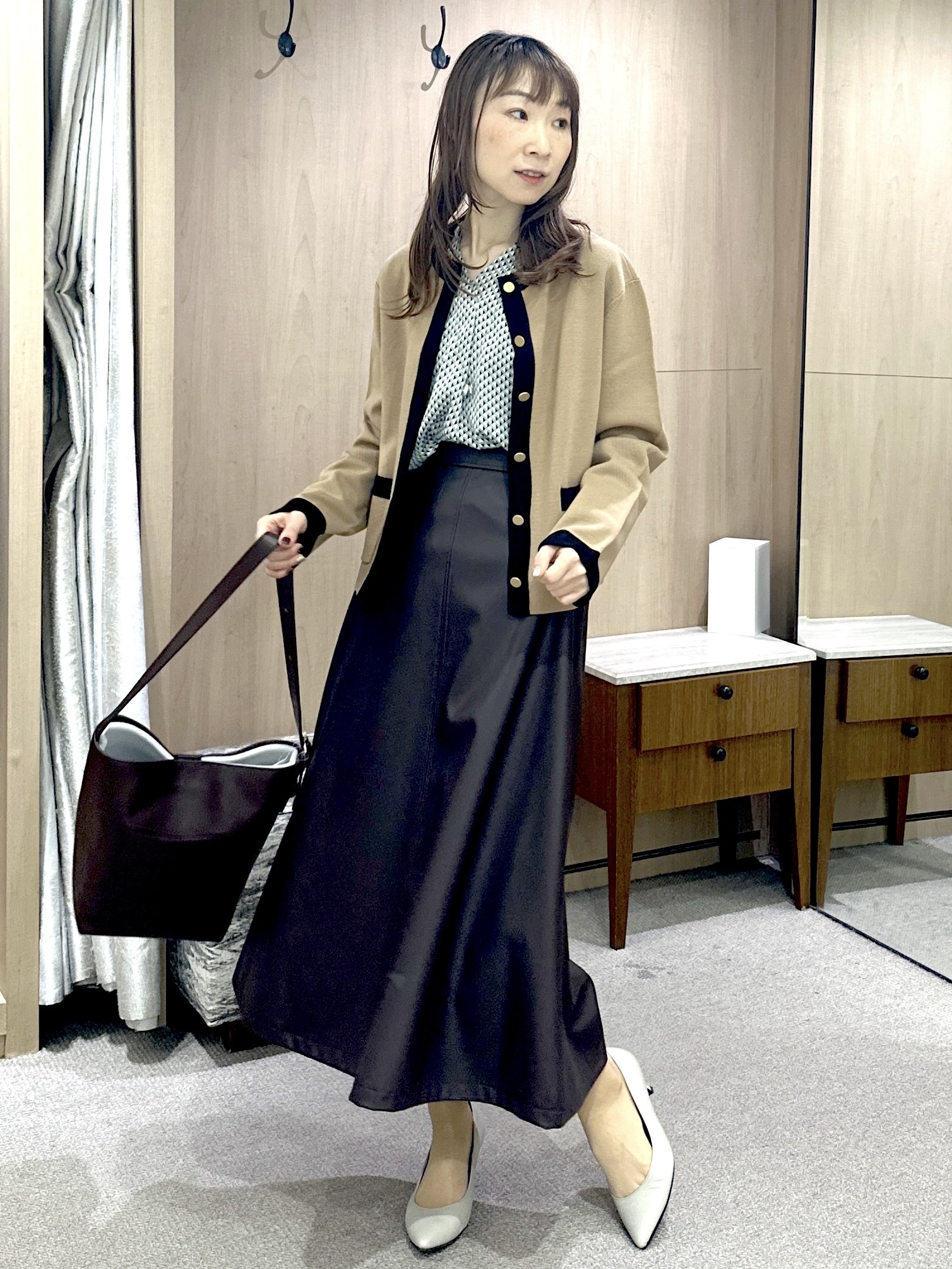 Miwaさんの「UNTITLED｜【スーツインナー】トライアングルジオメブラウス」を使ったコーディネート