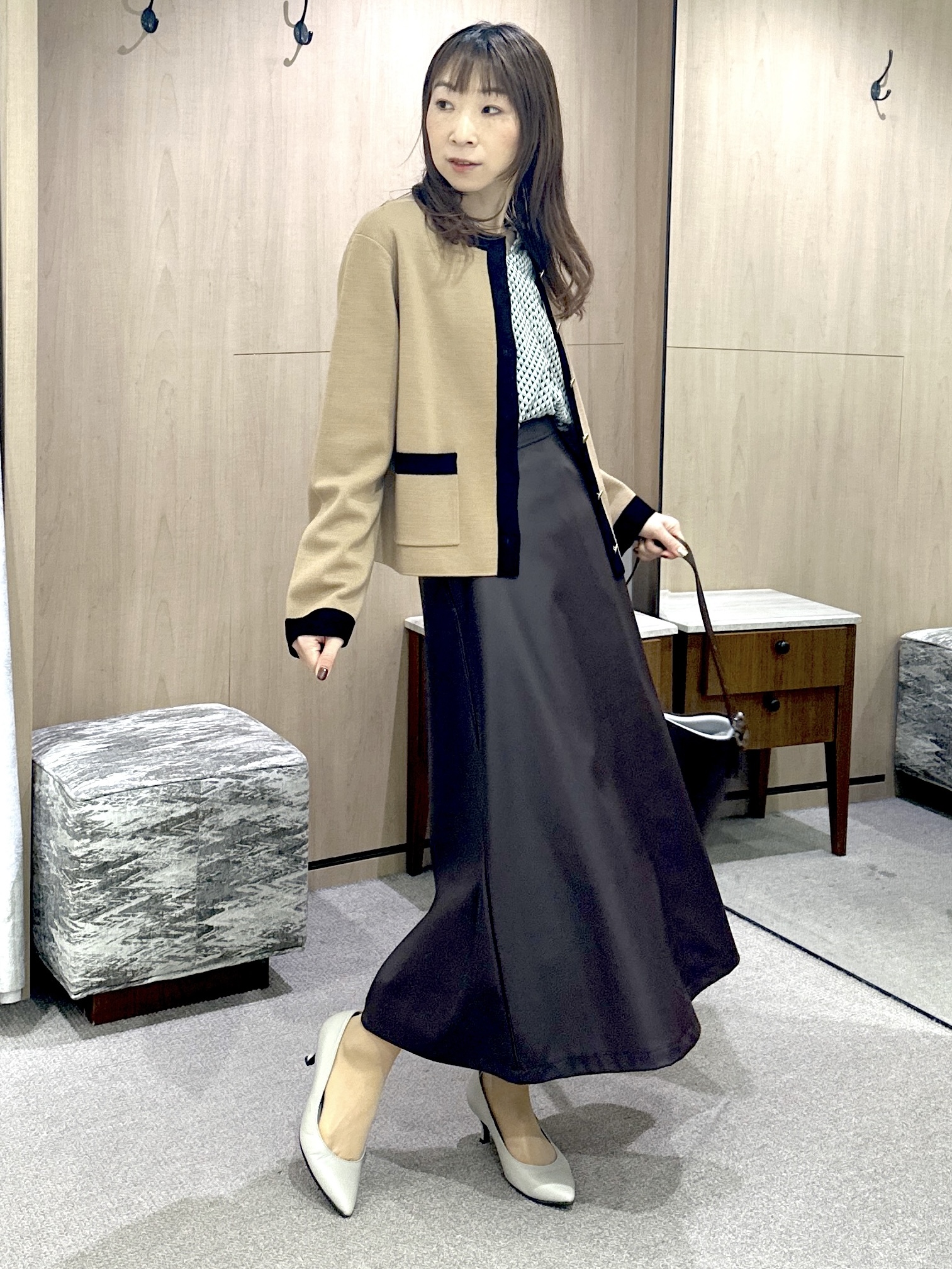 Miwaさんの「UNTITLED｜【スーツインナー】トライアングルジオメブラウス」を使ったコーディネート