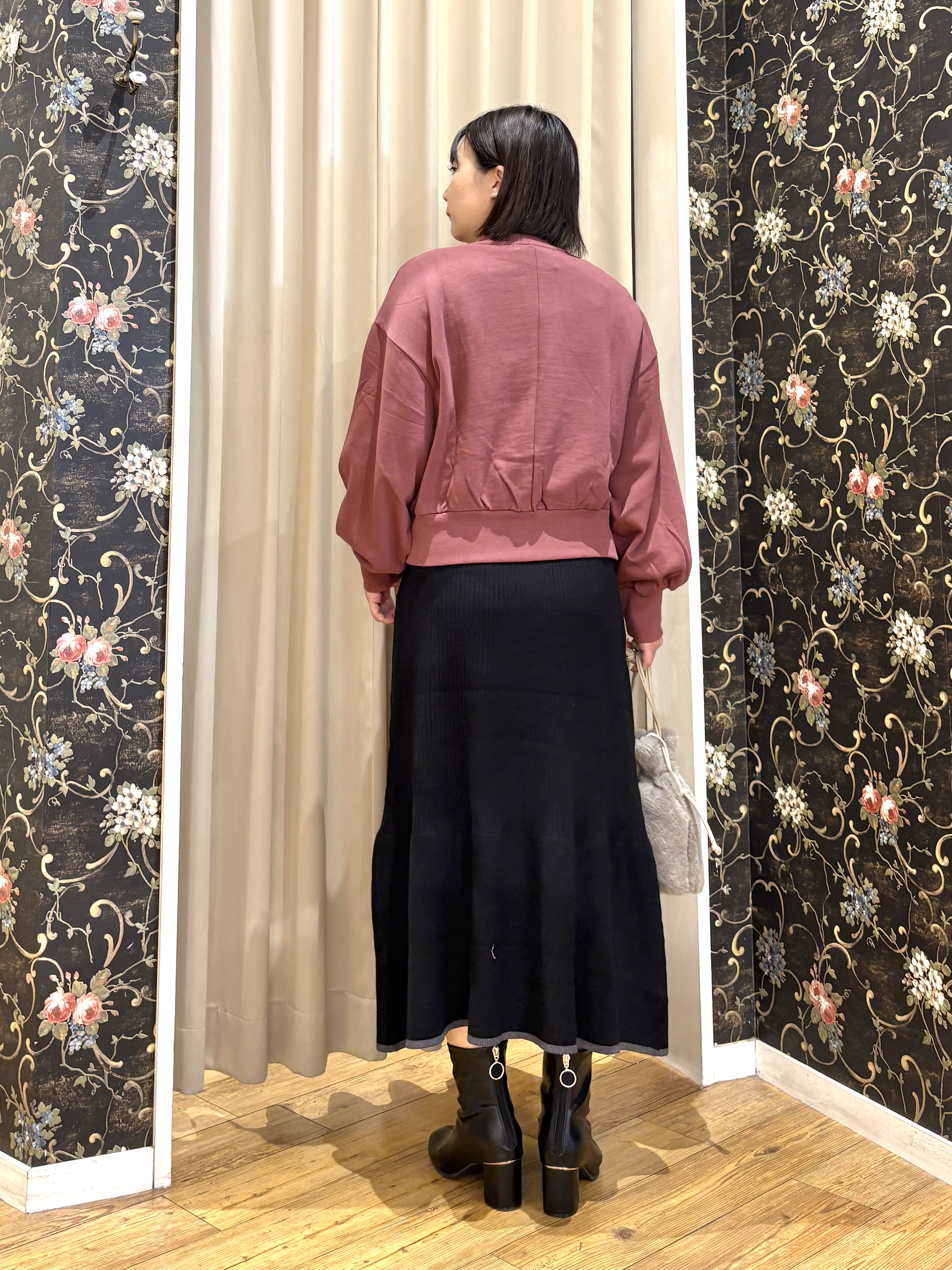 ネリさんの「SHOO･LA･RUE｜【S-LL/洗濯機可】裾刺繍がアクセント ゆるっと決まる スウェットカーディガン」を使ったコーディネート