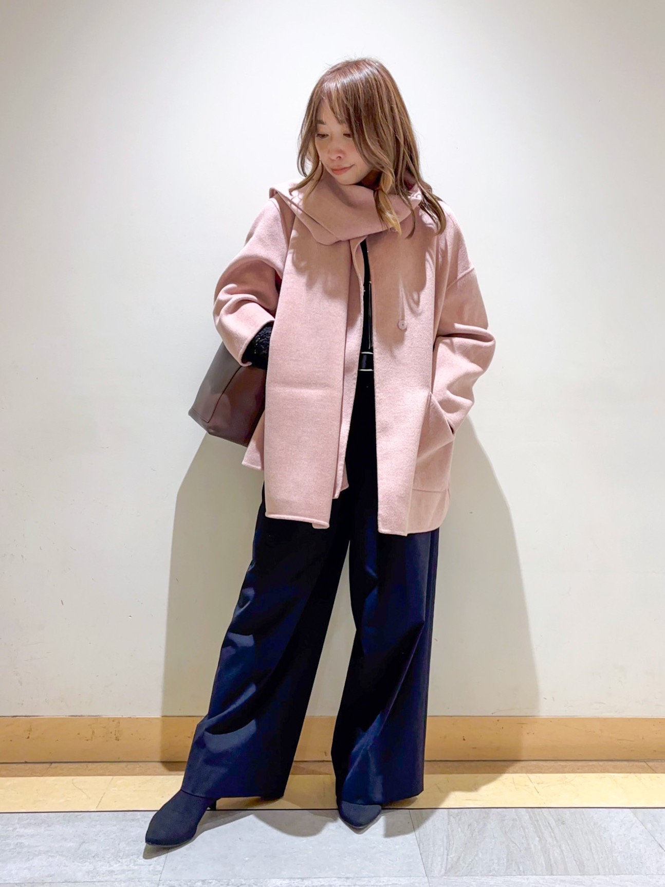 sattoさんの「UNTITLED｜【マフラー付き/ゆったり】リバーコート」を使ったコーディネート