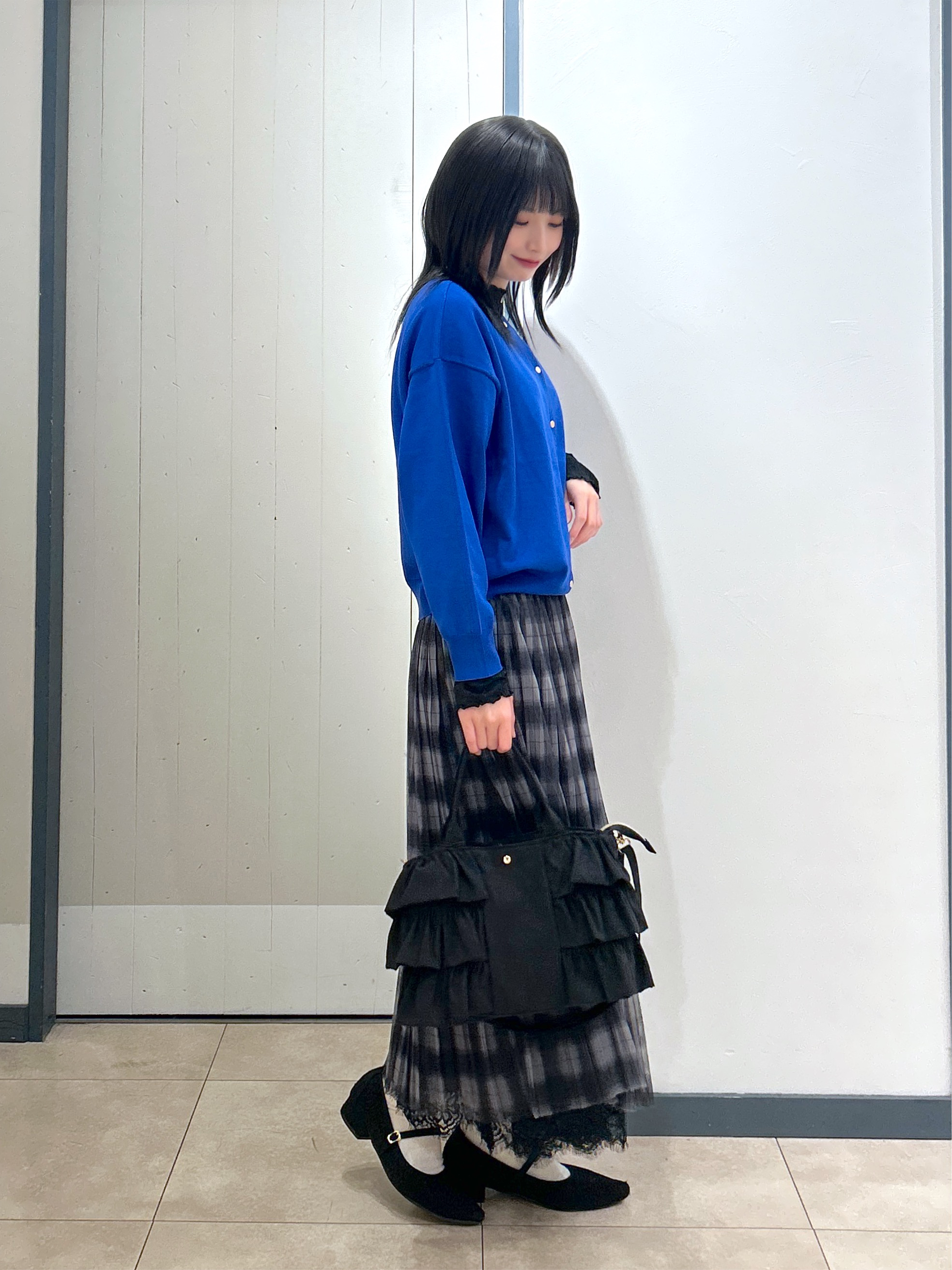 yukinoさんの「grove｜【前後2WAY】さりげなく、上品にきらめく ニットカーディガン」を使ったコーディネート
