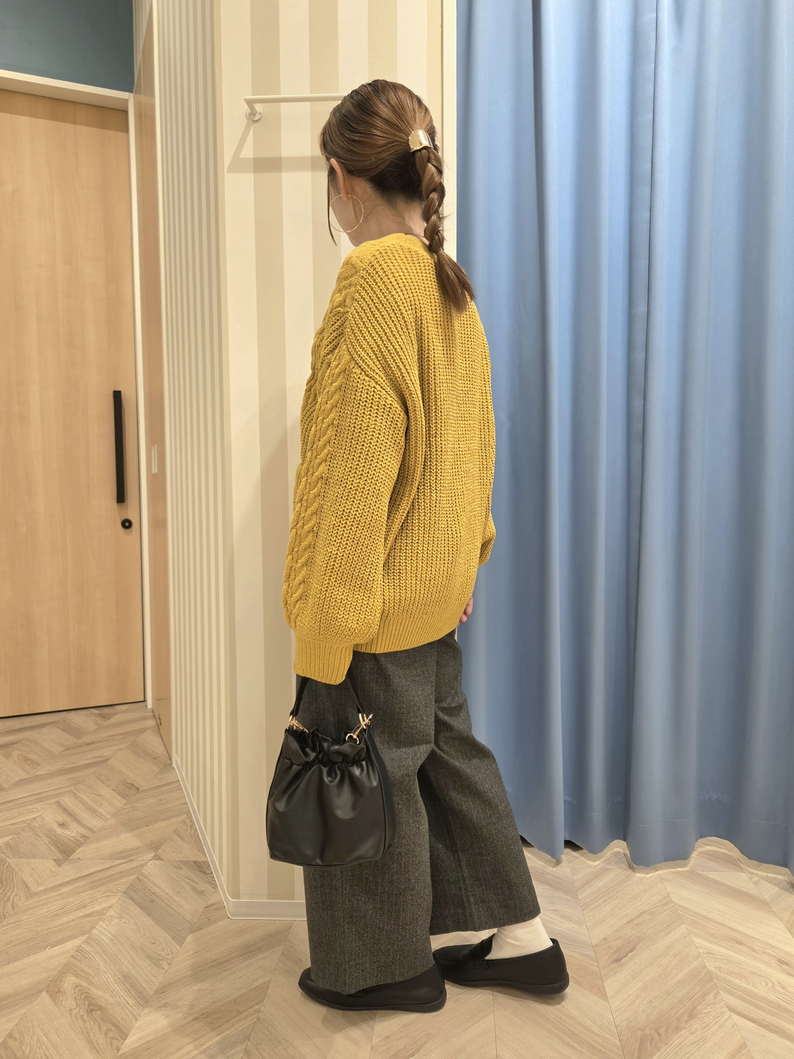 Ikumiさんの「SHOO･LA･RUE｜【洗濯機可】もこもちモールケーブル Vネックカーディガン」を使ったコーディネート
