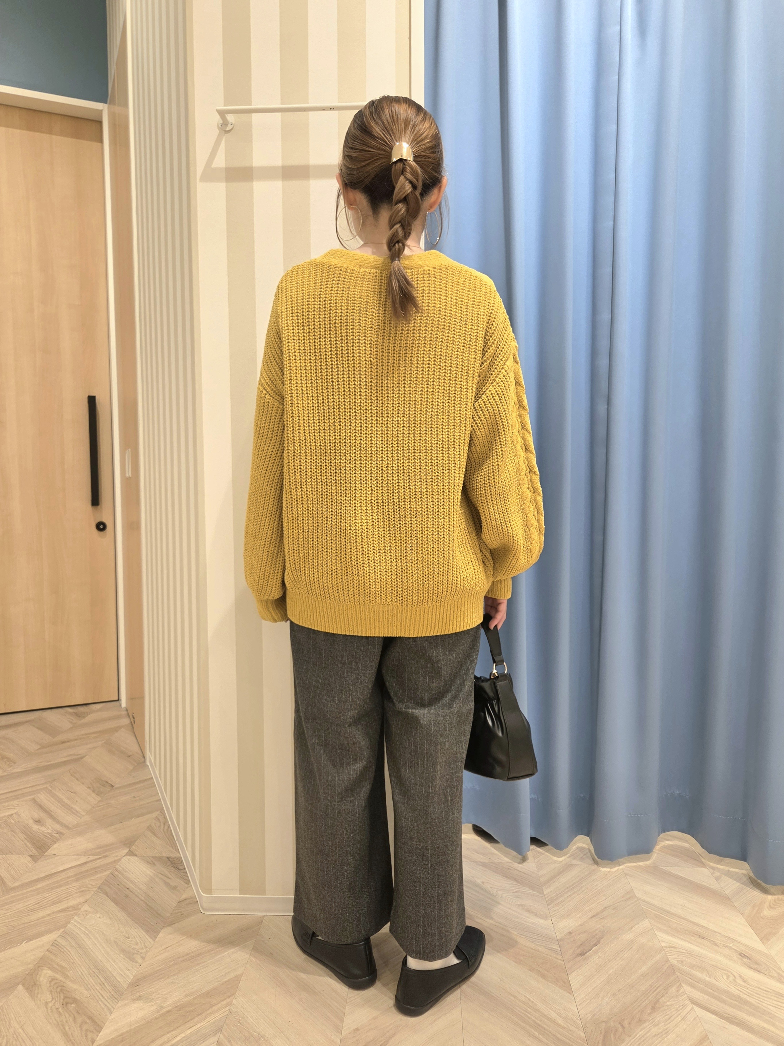Ikumiさんの「SHOO･LA･RUE｜【洗濯機可】もこもちモールケーブル Vネックカーディガン」を使ったコーディネート