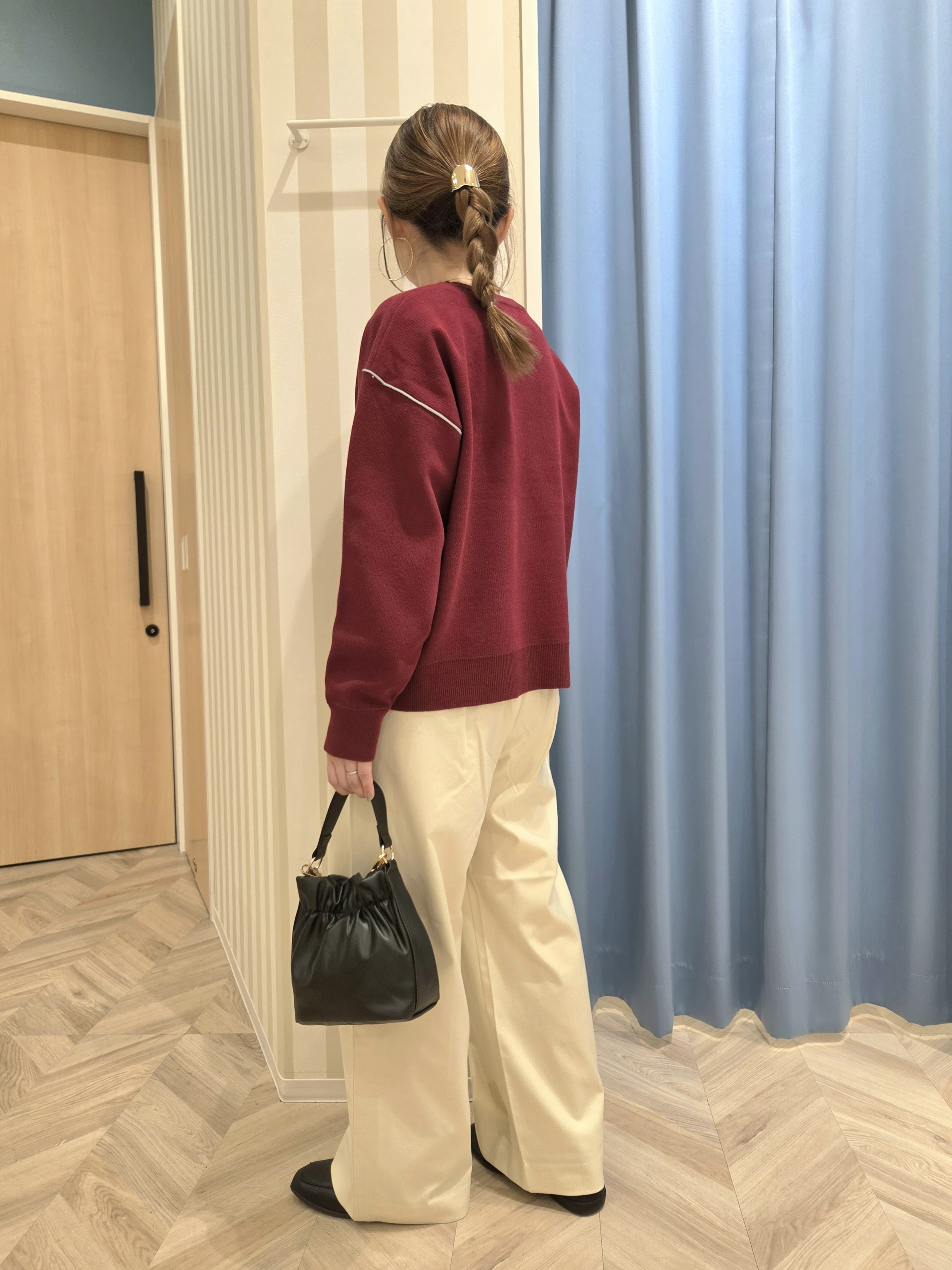 Ikumiさんの「SHOO･LA･RUE｜配色が目を引く　スウェットライクニット」を使ったコーディネート