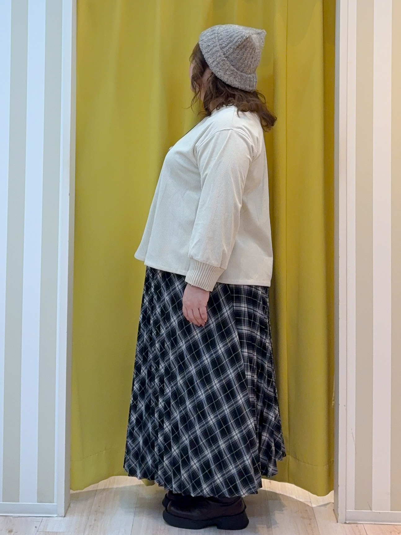kotoさんさんの「SHOO･LA･RUE｜【S-LL】見た目以上に軽い ウール調 スタンドカラーショートコート」を使ったコーディネート