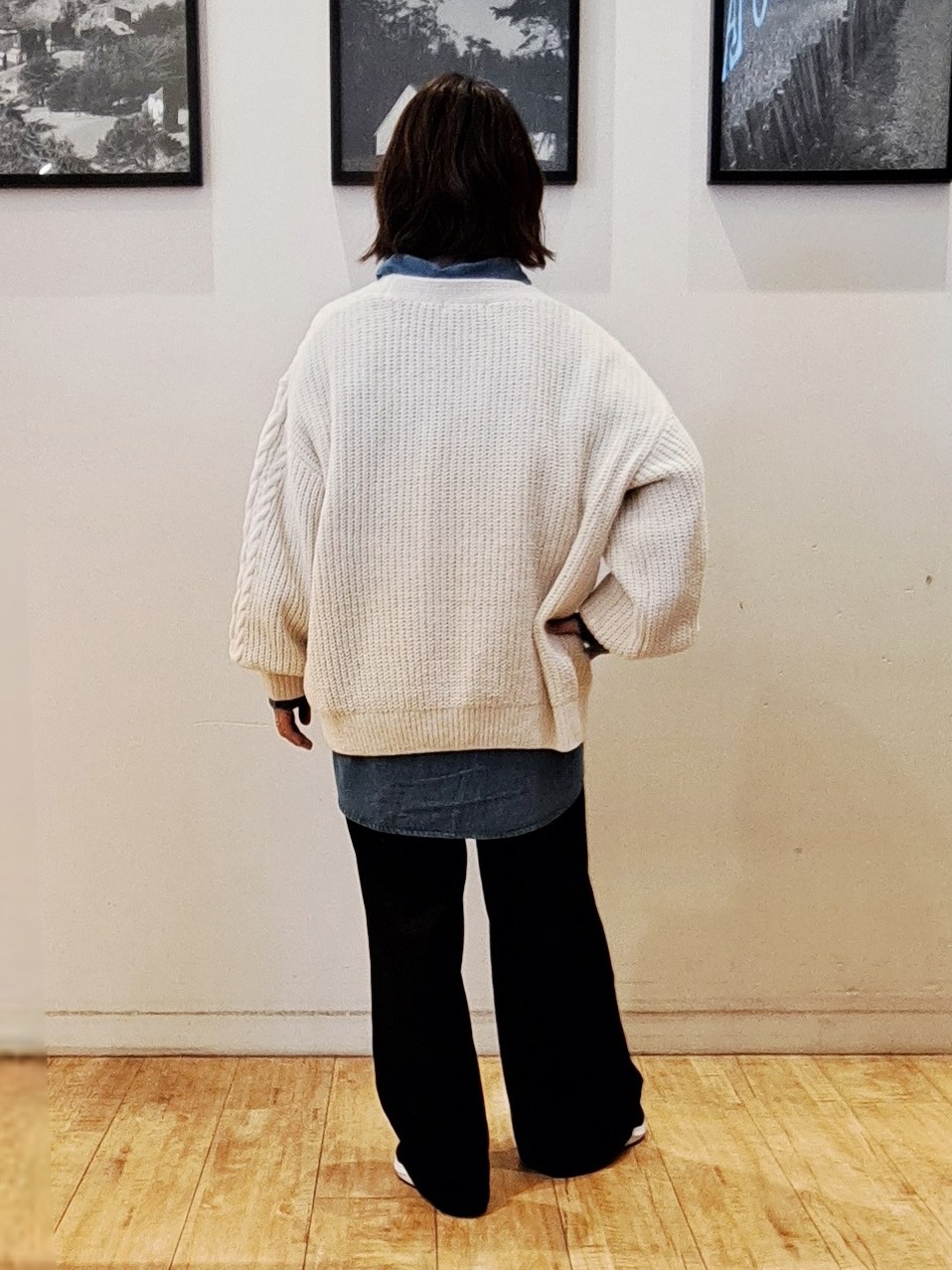 倉沢　和美さんの「SHOO･LA･RUE｜【洗濯機可】もこもちモールケーブル Vネックカーディガン」を使ったコーディネート