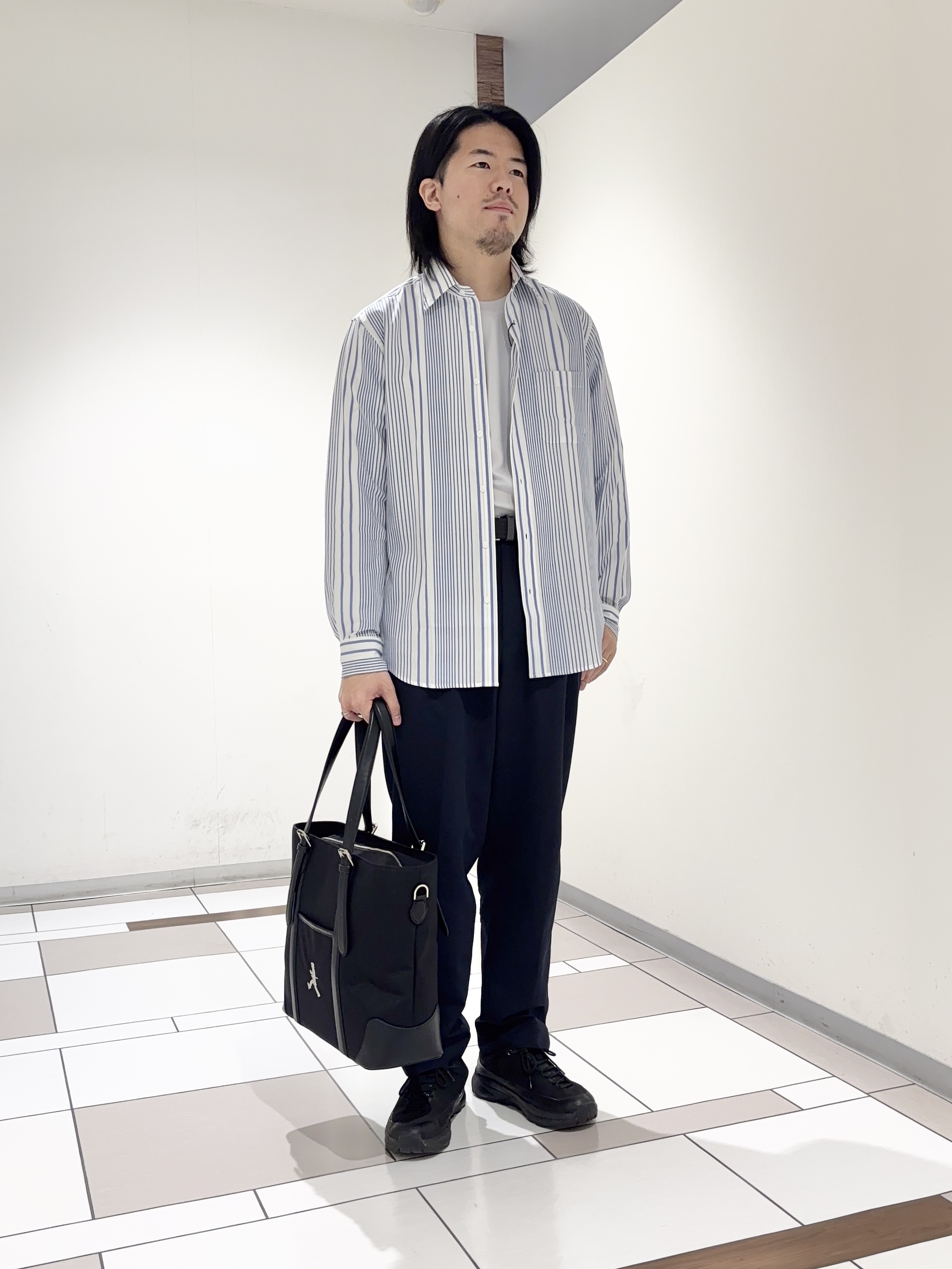 及川さんの「TAKEO KIKUCHI｜【Made in JAPAN】 リバーストライプ シャツ」を使ったコーディネート