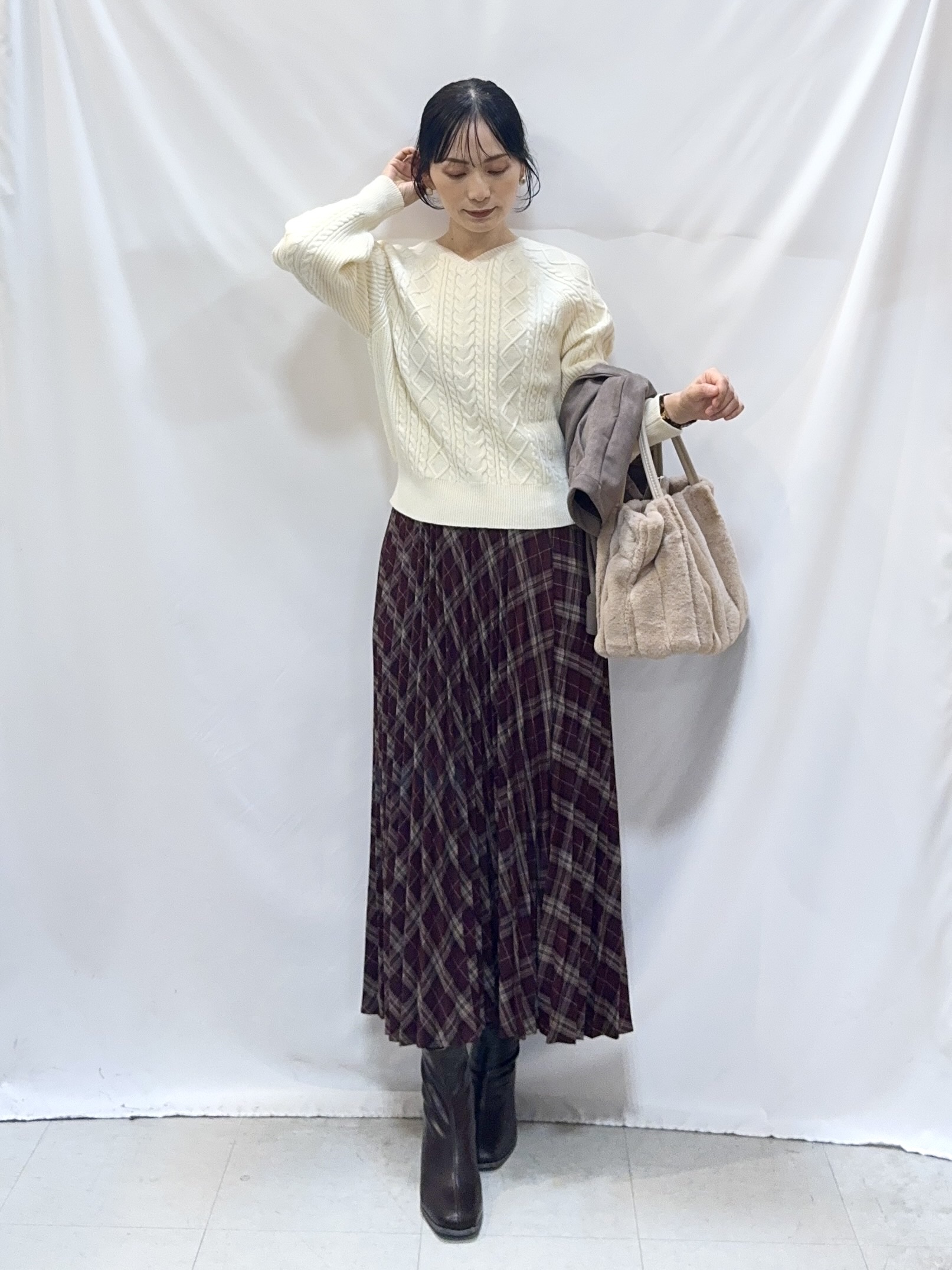 𝐇𝐢𝐫𝐨𝐦𝐢さんの「SHOO･LA･RUE｜【S-LL/洗濯機可/ストレッチ】動きやすく軽やか スエード調ノーカラージップブルゾン」を使ったコーディネート