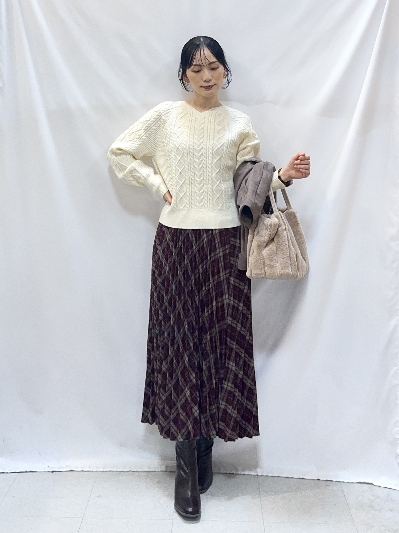 𝐇𝐢𝐫𝐨𝐦𝐢さんの「SHOO･LA･RUE｜【S-LL/洗濯機可/ストレッチ】動きやすく軽やか スエード調ノーカラージップブルゾン」を使ったコーディネート