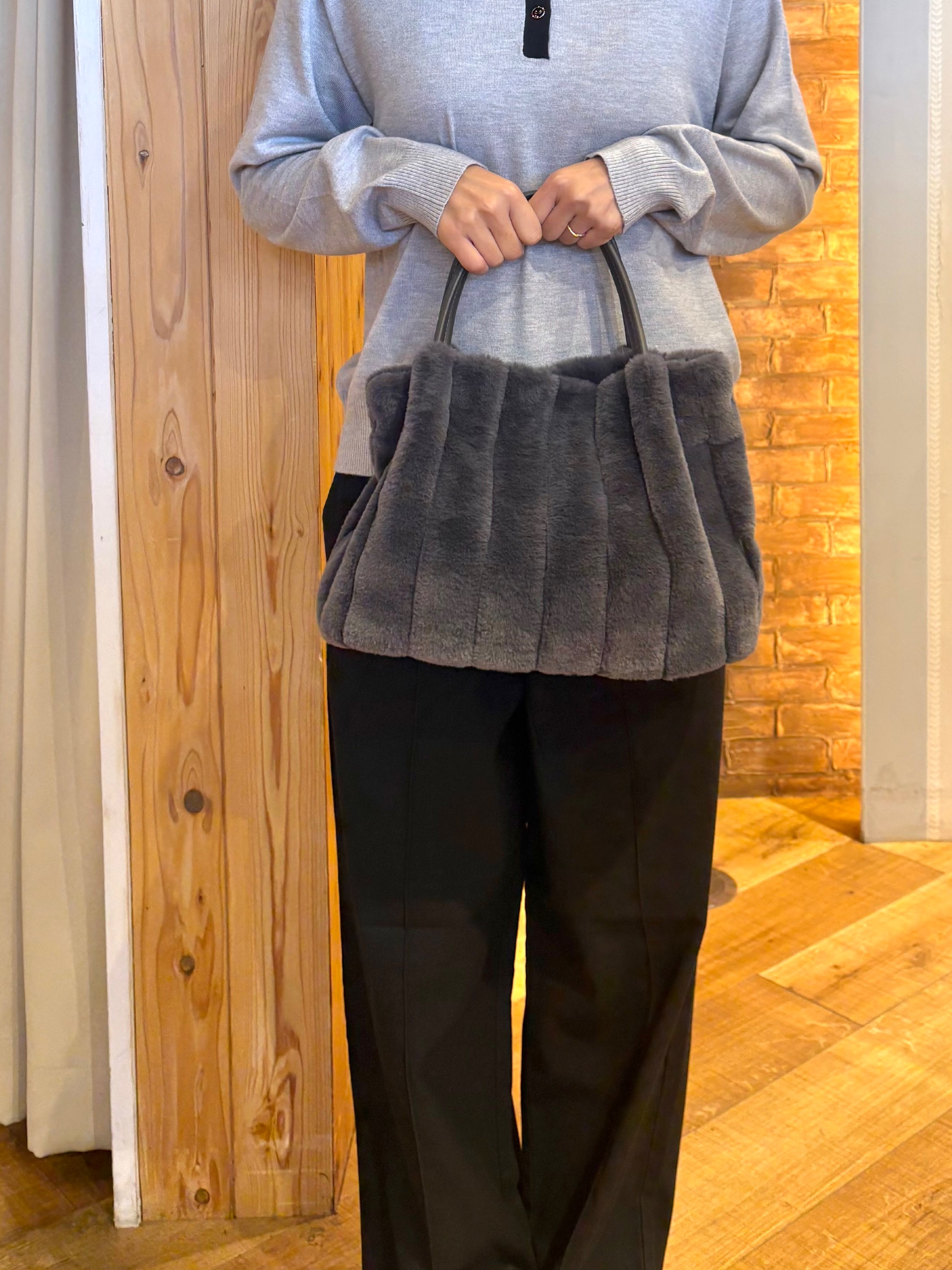 mieさんの「SHOO･LA･RUE｜【S-LL/洗濯機可】やわらかな着心地 襟付きニット」を使ったコーディネート