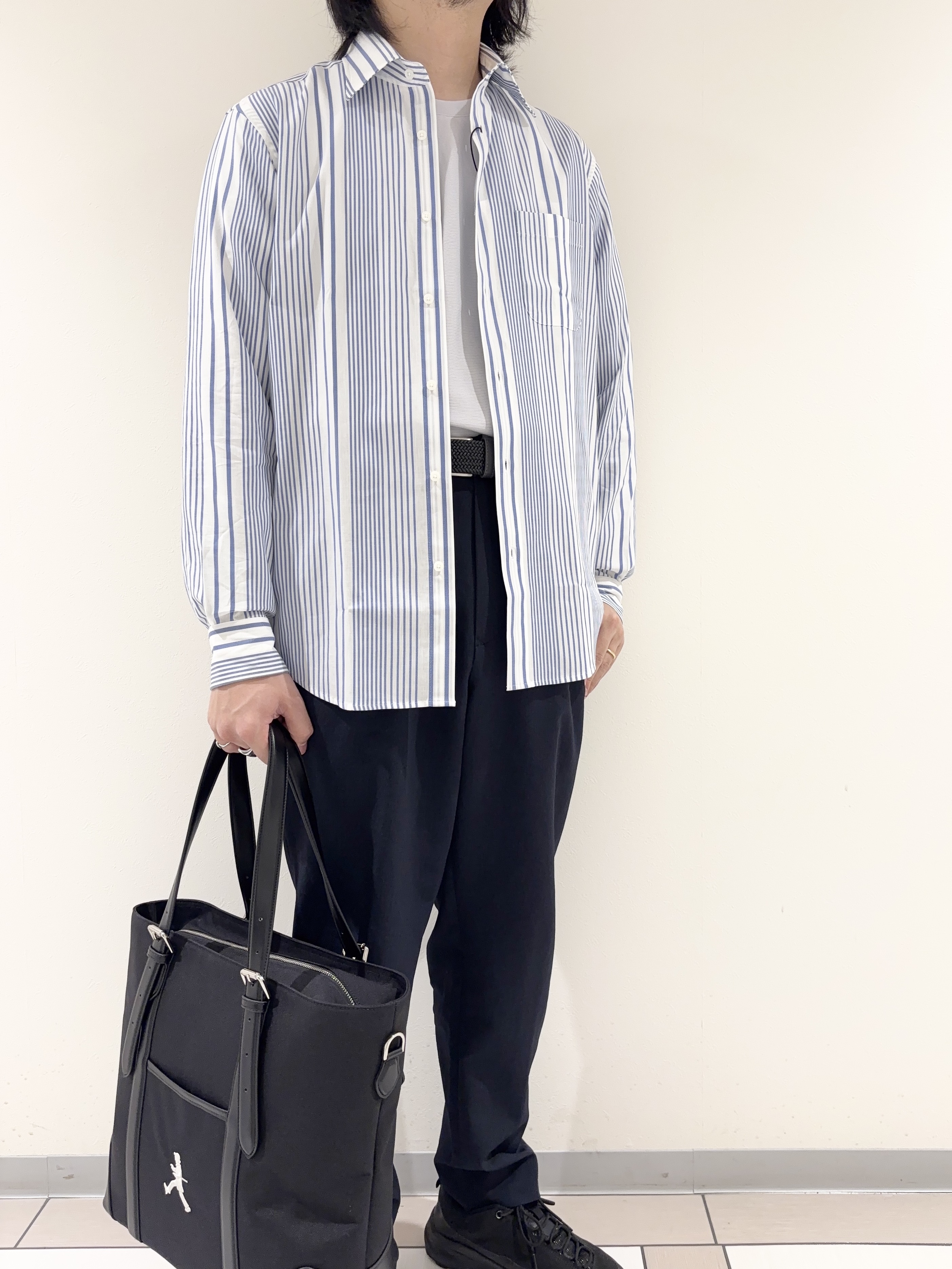 及川さんの「TAKEO KIKUCHI｜【Made in JAPAN】 リバーストライプ シャツ」を使ったコーディネート