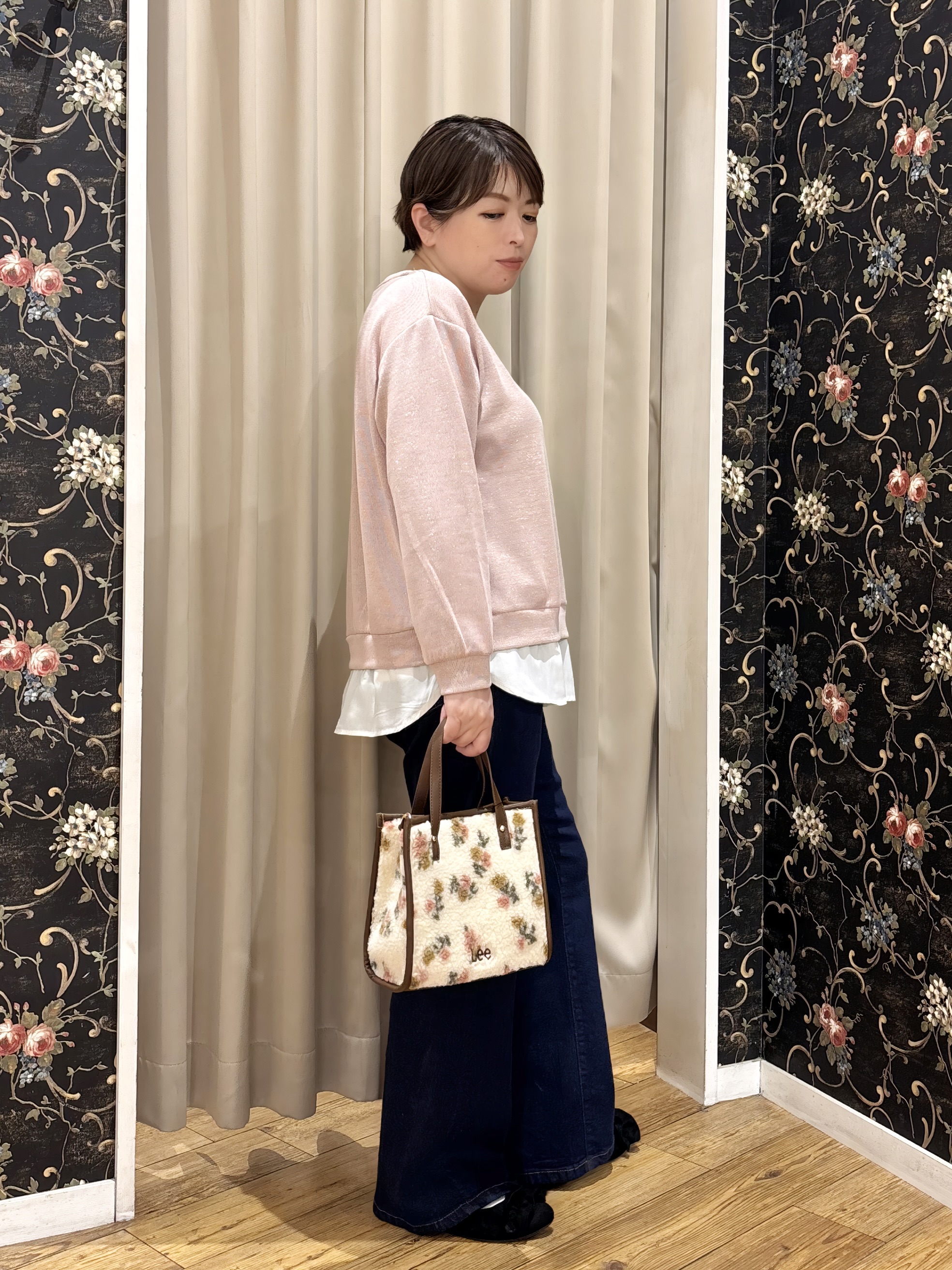 たみさんの「SHOO･LA･RUE｜【S-LL/洗濯機可/体型カバー】ラメがきらめく 裾レイヤード風 主役トップス」を使ったコーディネート