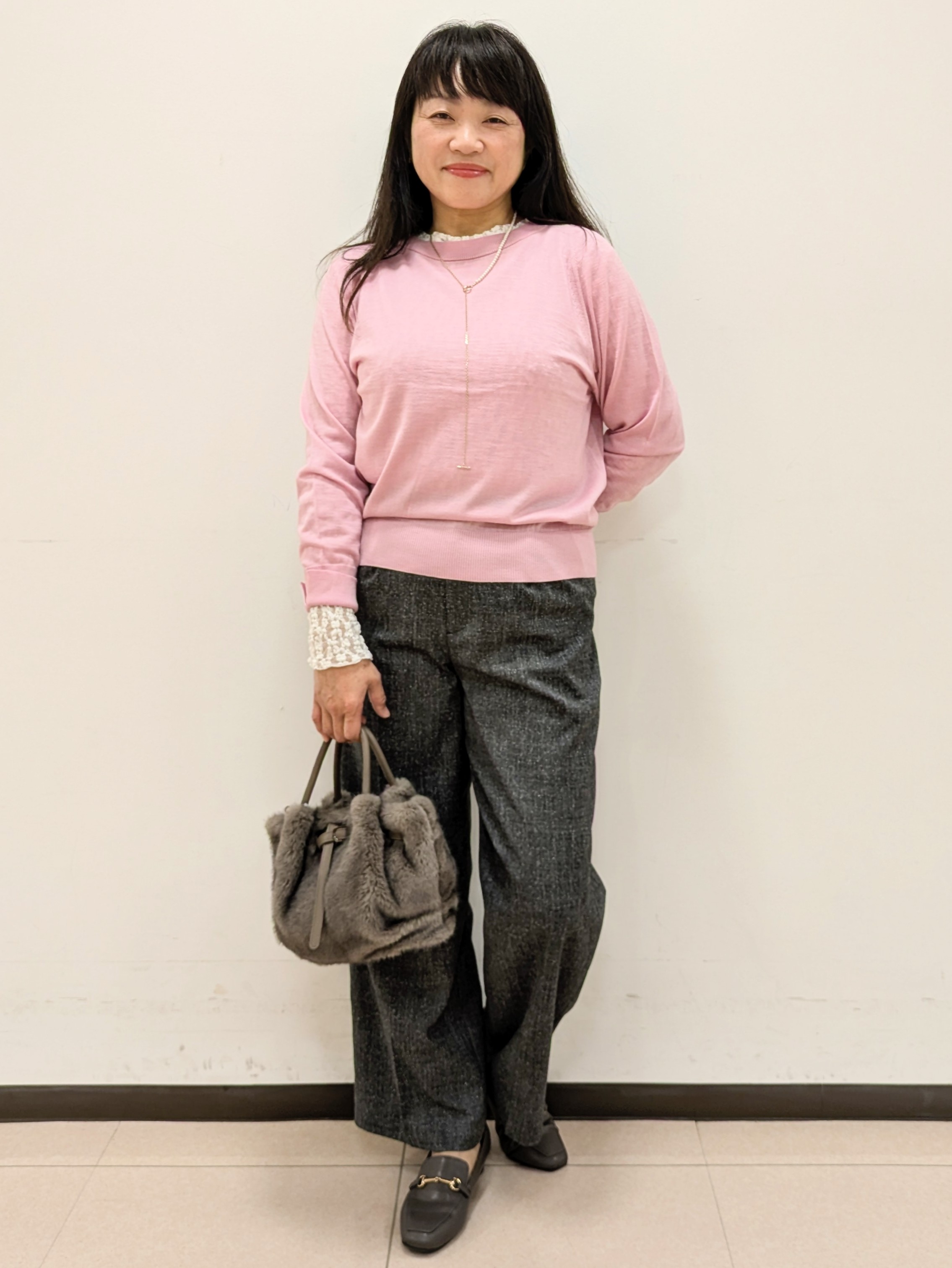 ともさんの「UNTITLED｜【アンサンブル可能/オンオフ使える】シルクウールカシミヤプルオーバー」を使ったコーディネート