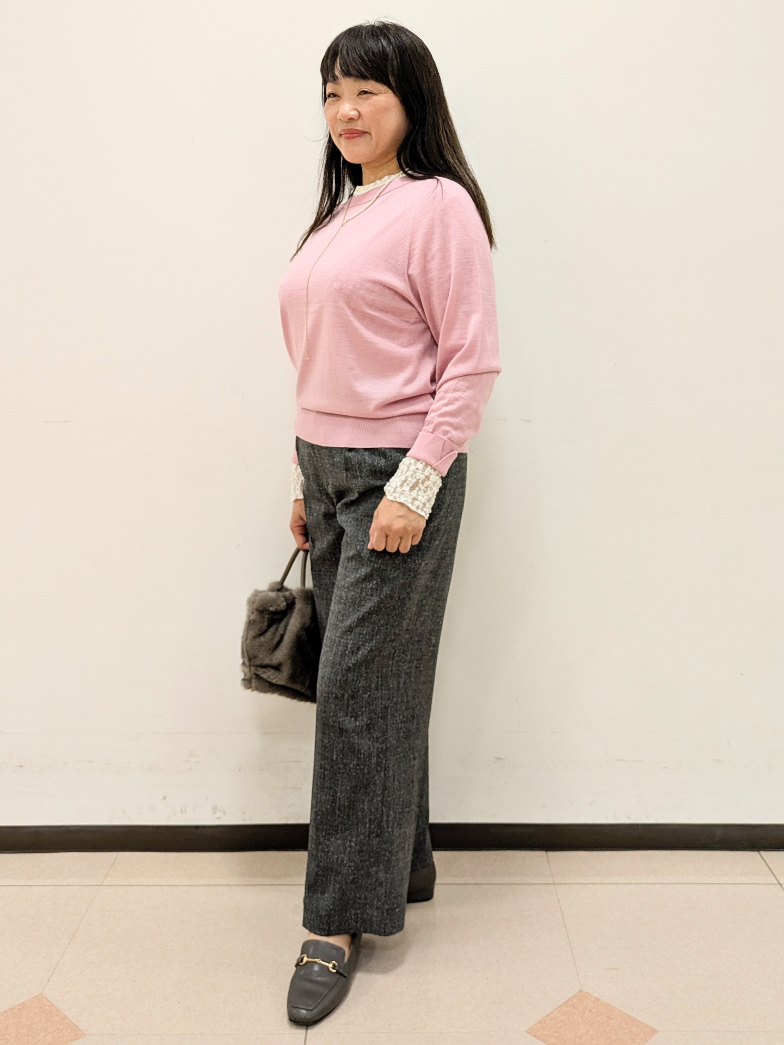 ともさんの「UNTITLED｜【アンサンブル可能/オンオフ使える】シルクウールカシミヤプルオーバー」を使ったコーディネート
