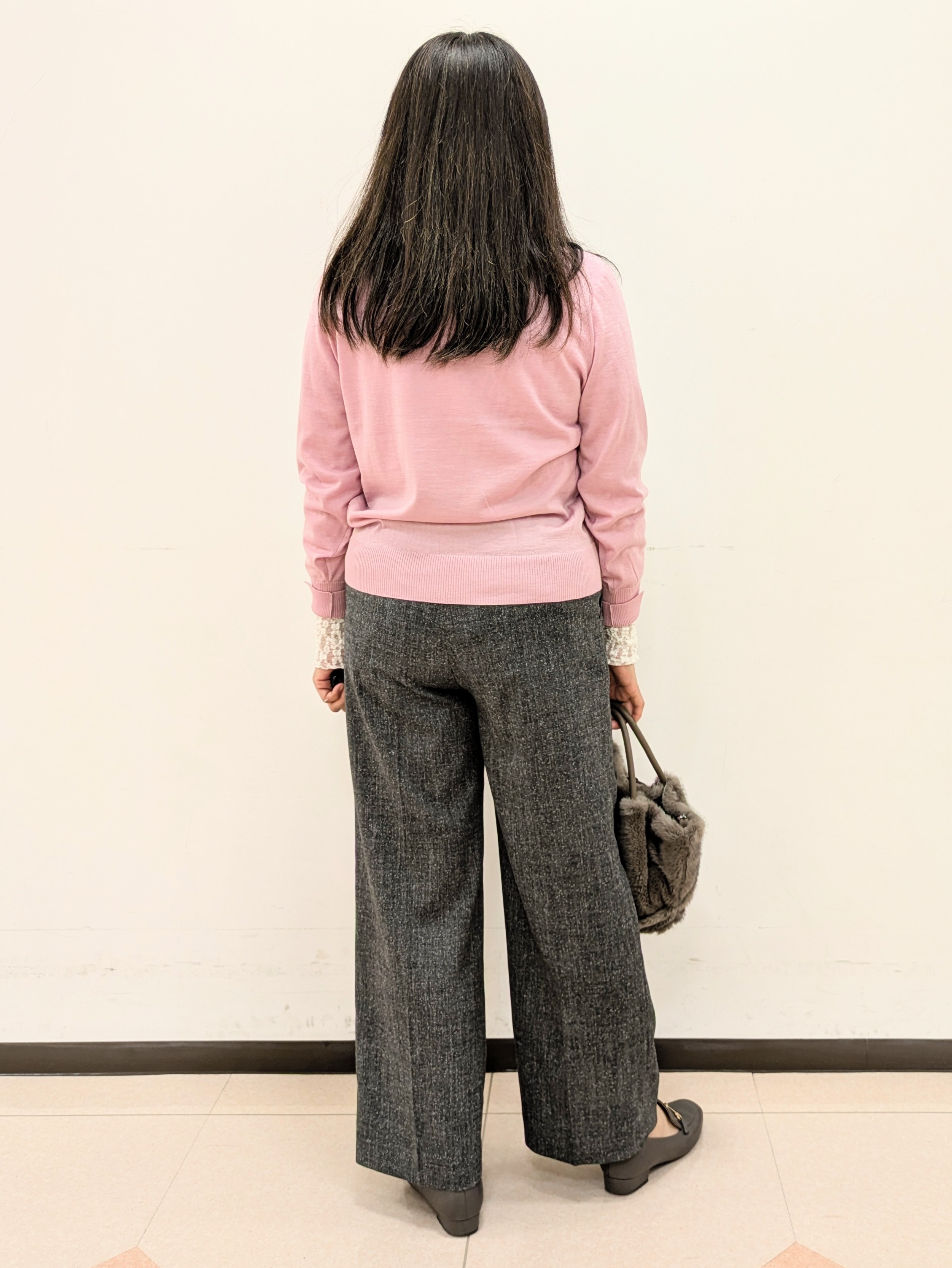ともさんの「UNTITLED｜【アンサンブル可能/オンオフ使える】シルクウールカシミヤプルオーバー」を使ったコーディネート