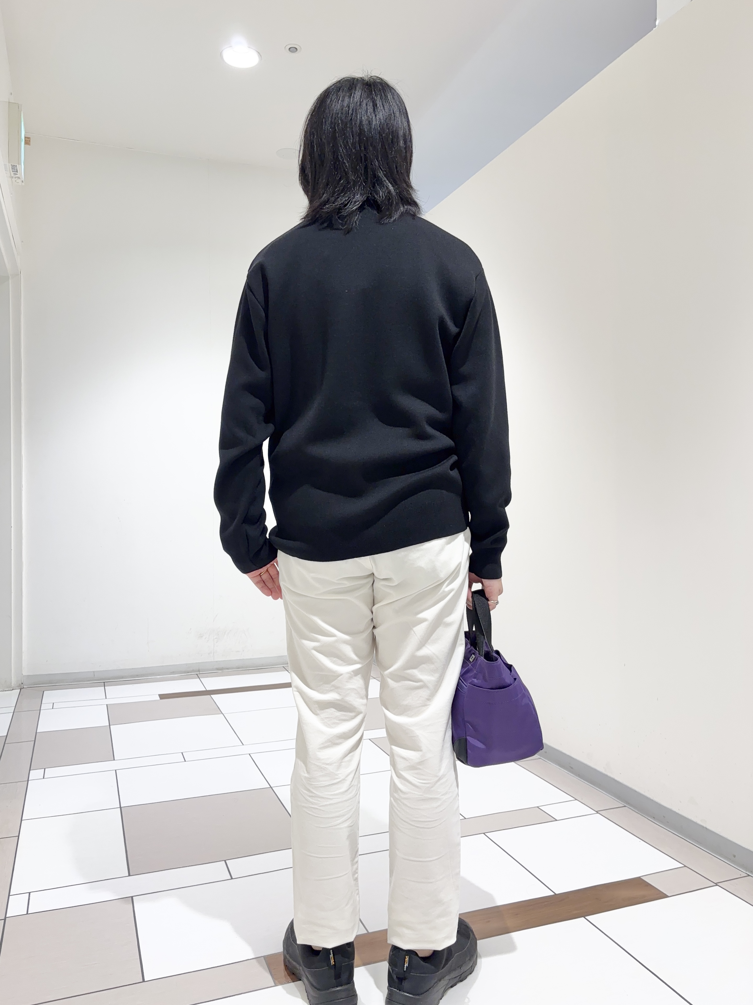 及川さんの「TAKEO KIKUCHI｜【BOWLER HAT LABEL】日本製クルーネックカーディガン」を使ったコーディネート