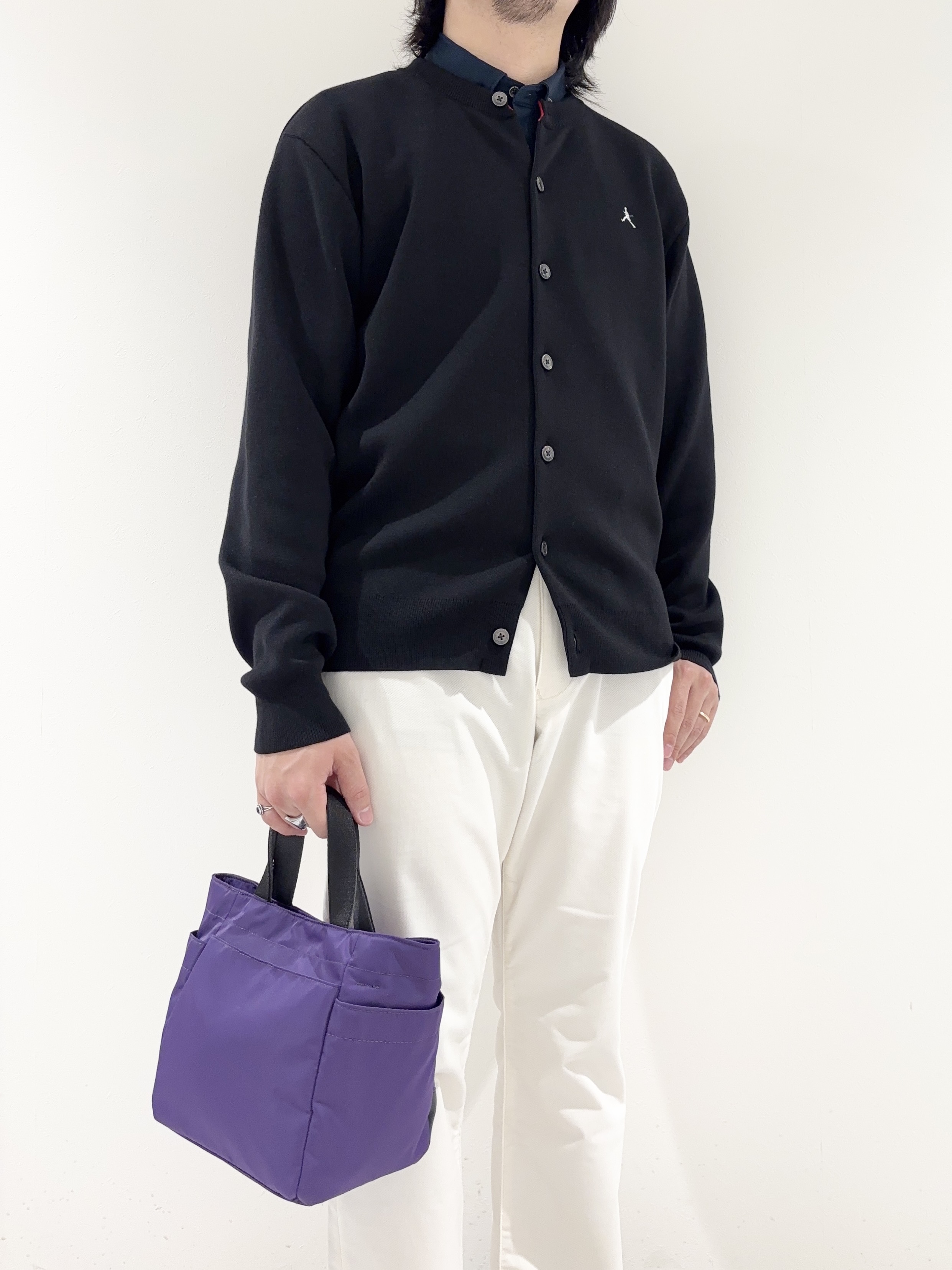 及川さんの「TAKEO KIKUCHI｜【BOWLER HAT LABEL】日本製クルーネックカーディガン」を使ったコーディネート
