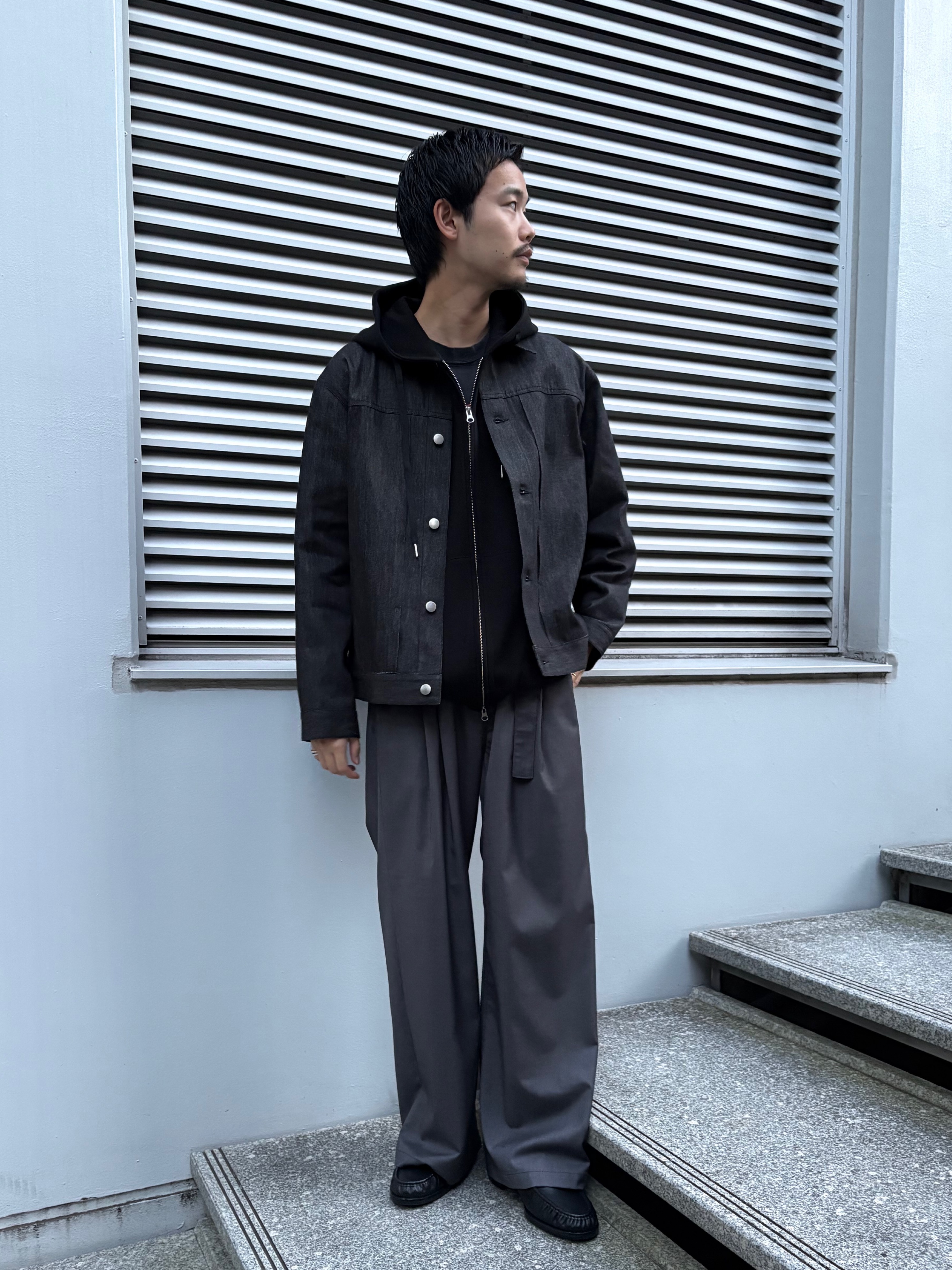 北浦歩大さんの「tk.TAKEO KIKUCHI｜【色褪せしにくいデニム/セットアップ対応可】Comfy Fadeless Denim Seriesデ」を使ったコーディネート
