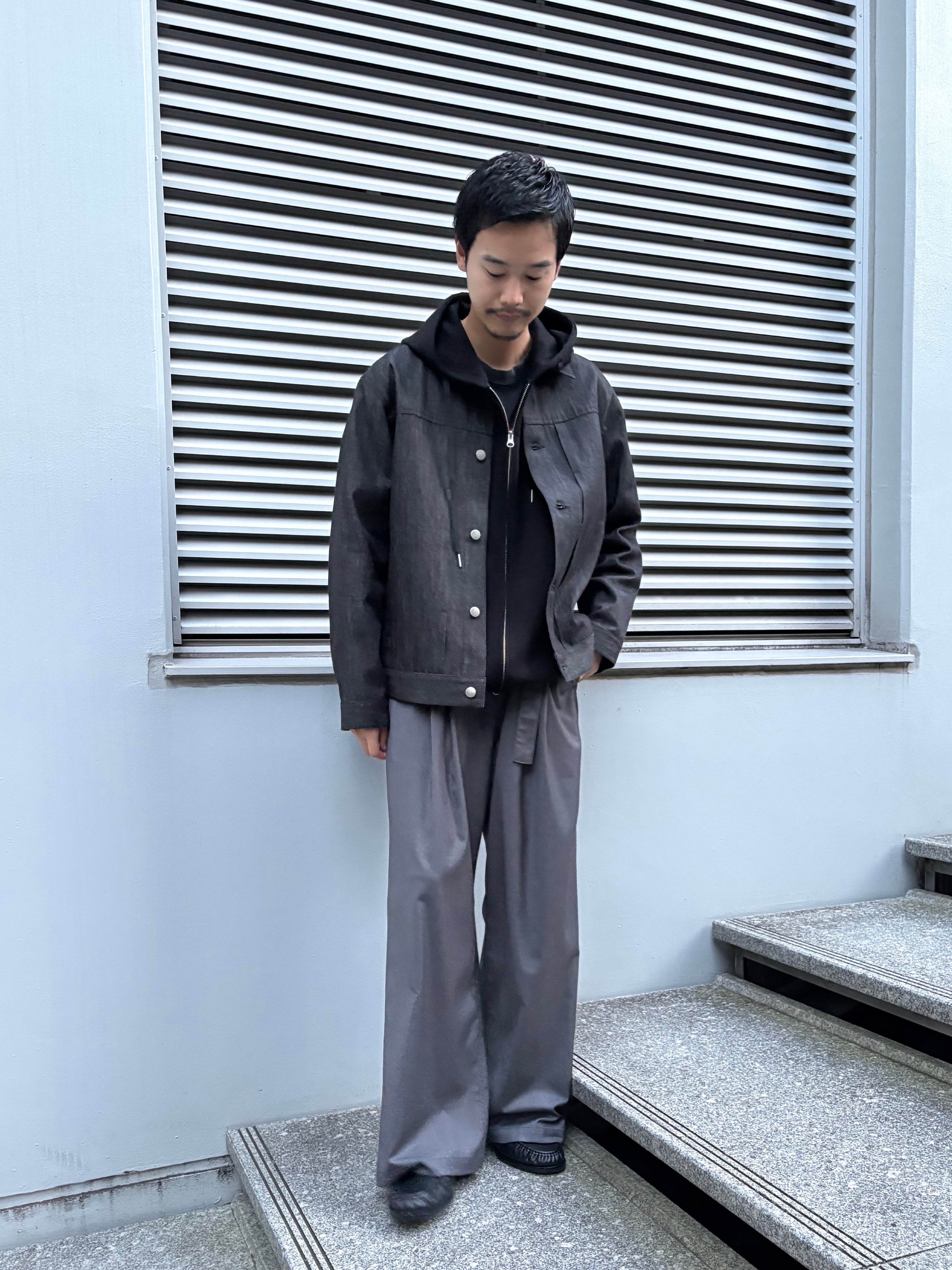 北浦歩大さんの「tk.TAKEO KIKUCHI｜【色褪せしにくいデニム/セットアップ対応可】Comfy Fadeless Denim Seriesデ」を使ったコーディネート