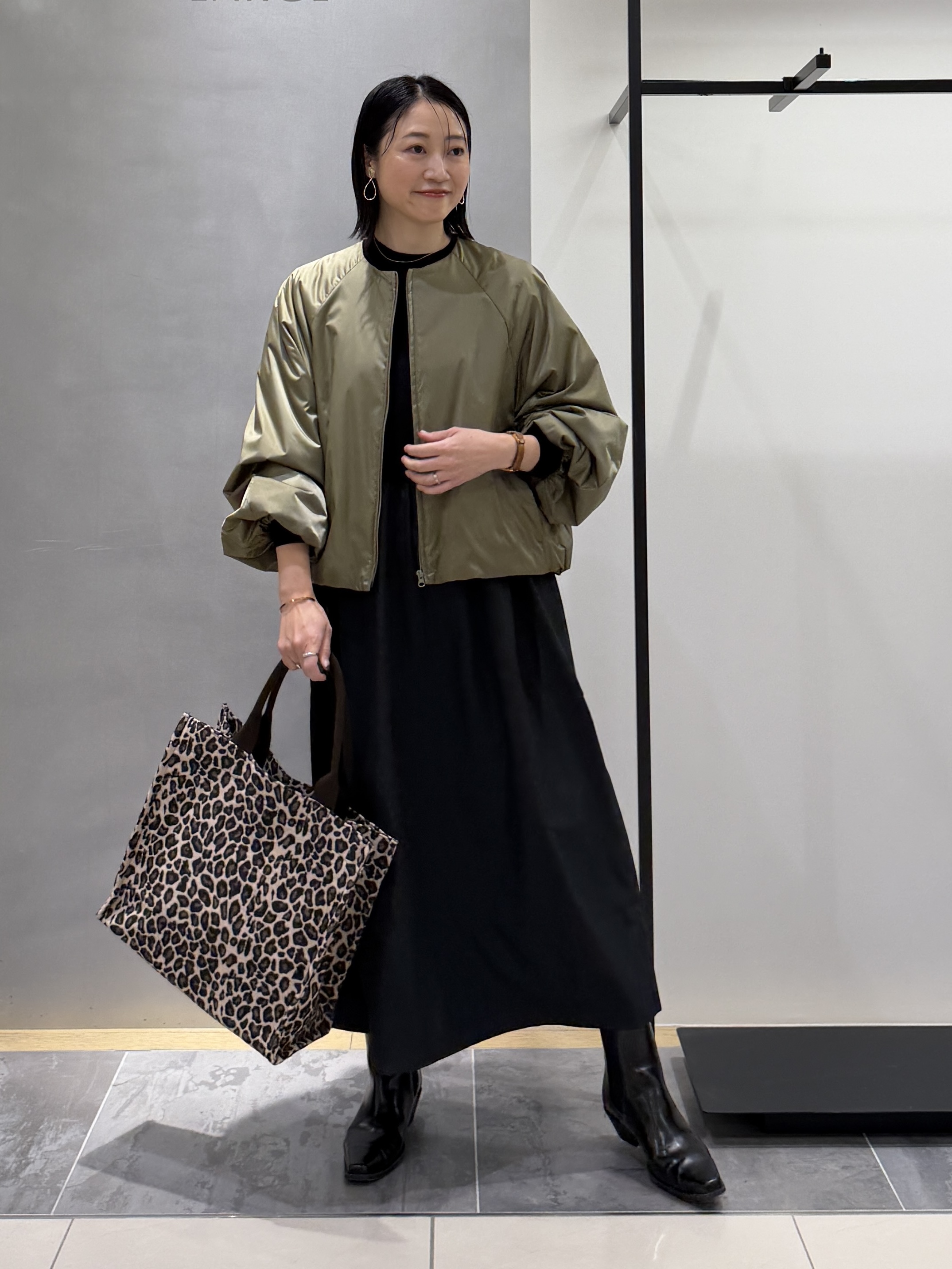 shihoさんの「INDIVI｜【軽アウター/中綿/秋冬コート】ショートブルゾン」を使ったコーディネート