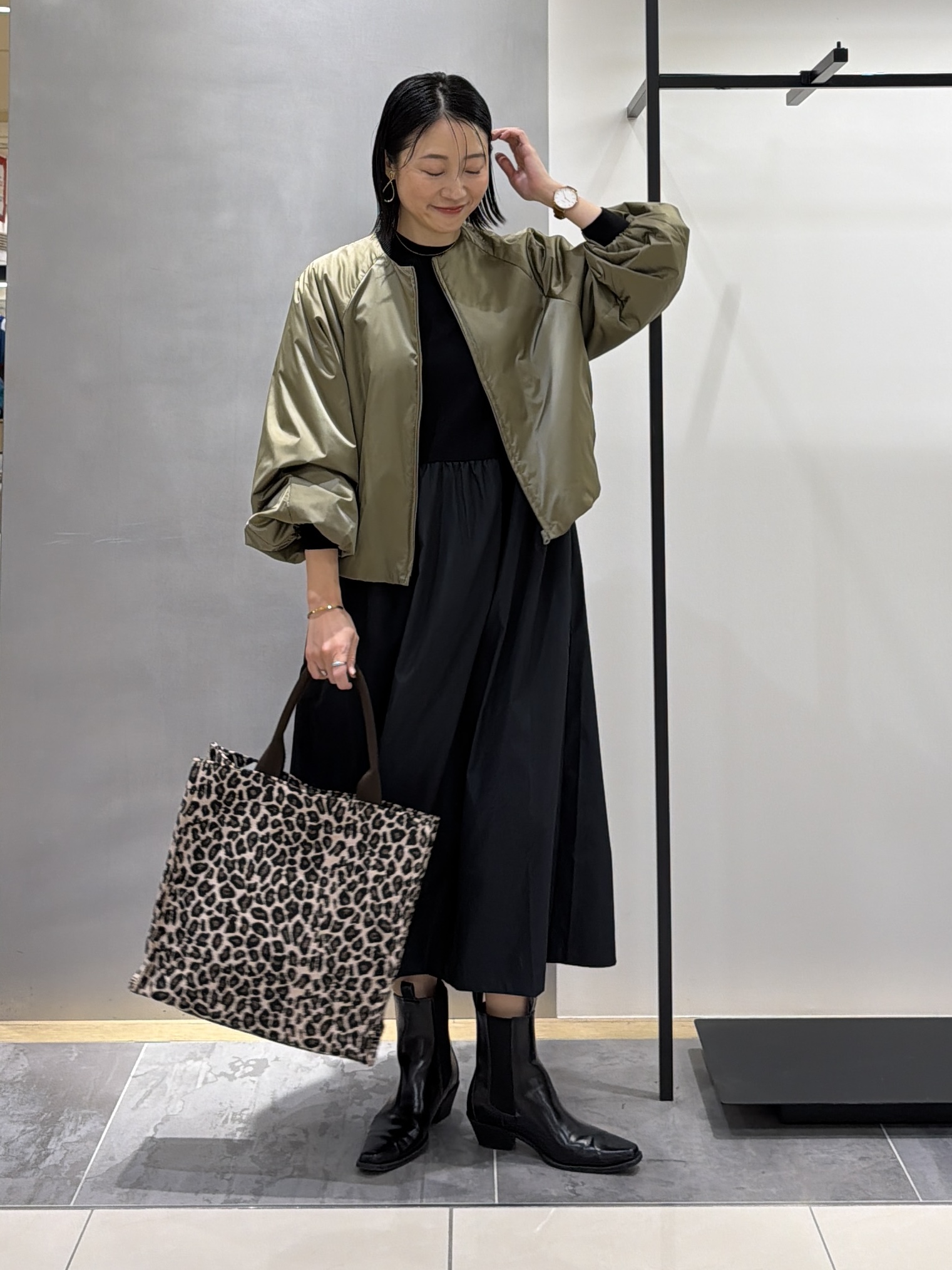 shihoさんの「INDIVI｜【軽アウター/中綿/秋冬コート】ショートブルゾン」を使ったコーディネート