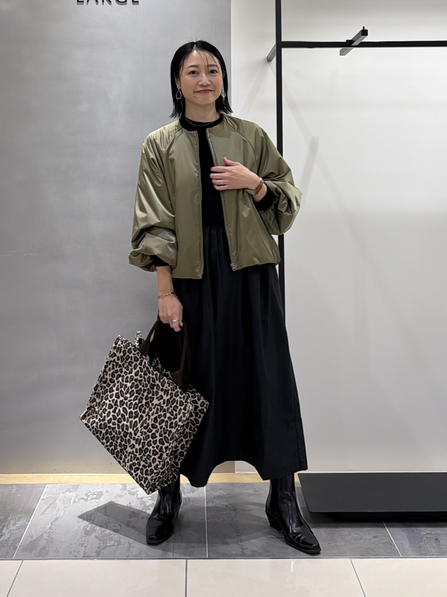 shihoさんの「INDIVI｜【軽アウター/中綿/秋冬コート】ショートブルゾン」を使ったコーディネート