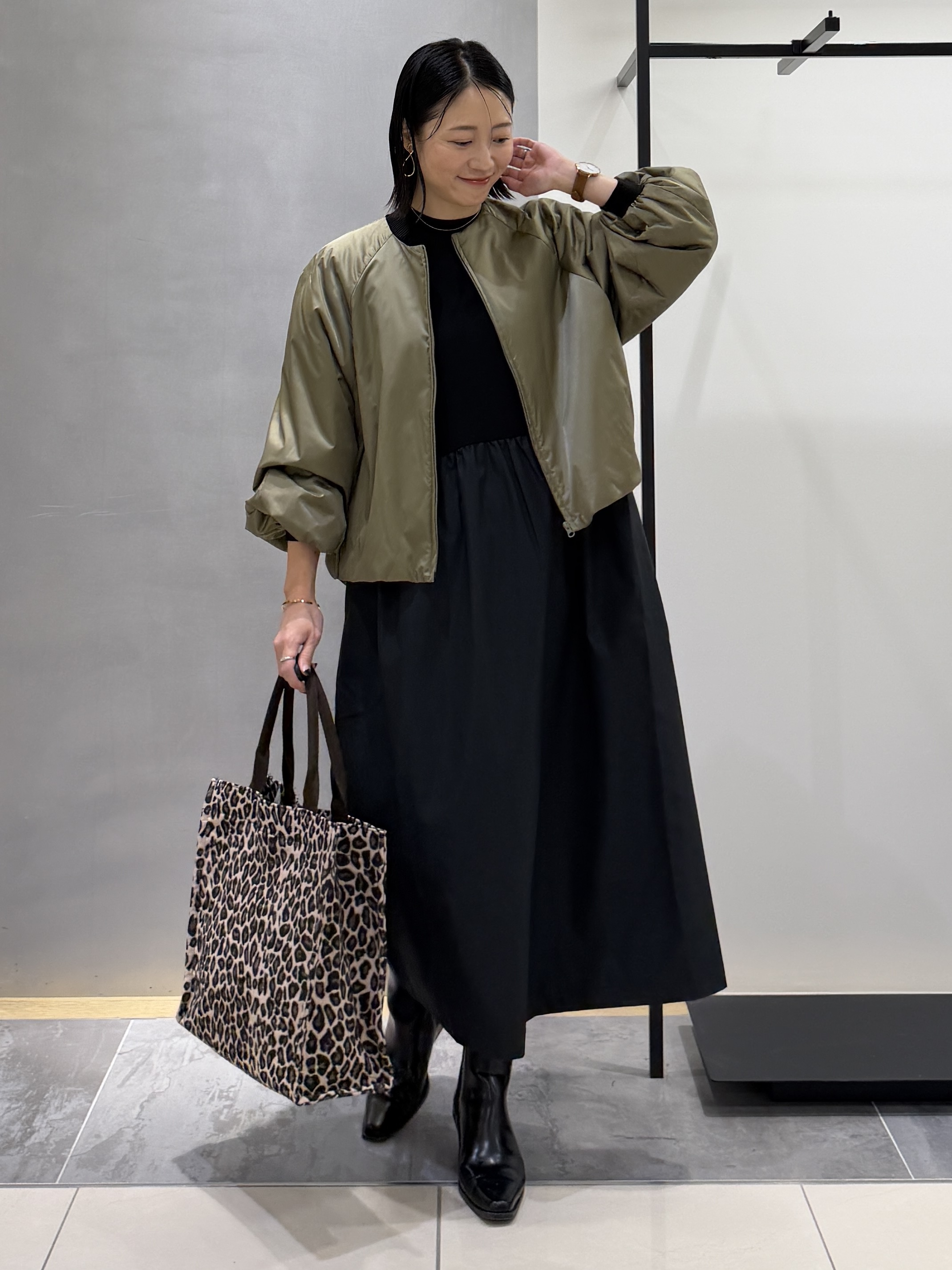 shihoさんの「INDIVI｜【軽アウター/中綿/秋冬コート】ショートブルゾン」を使ったコーディネート