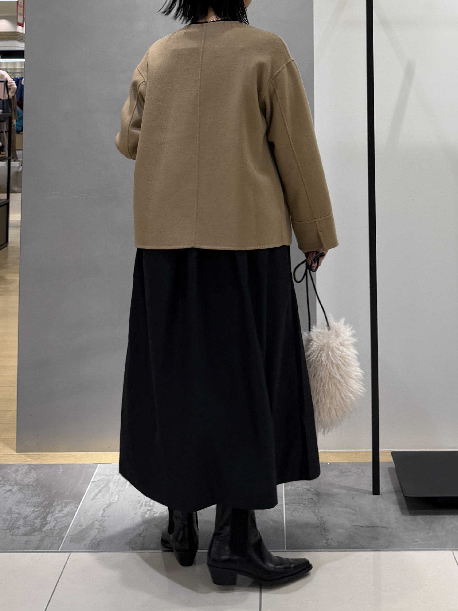 shihoさんの「INDIVI｜【ウール混／配色】ショート丈リバー丸首コート」を使ったコーディネート