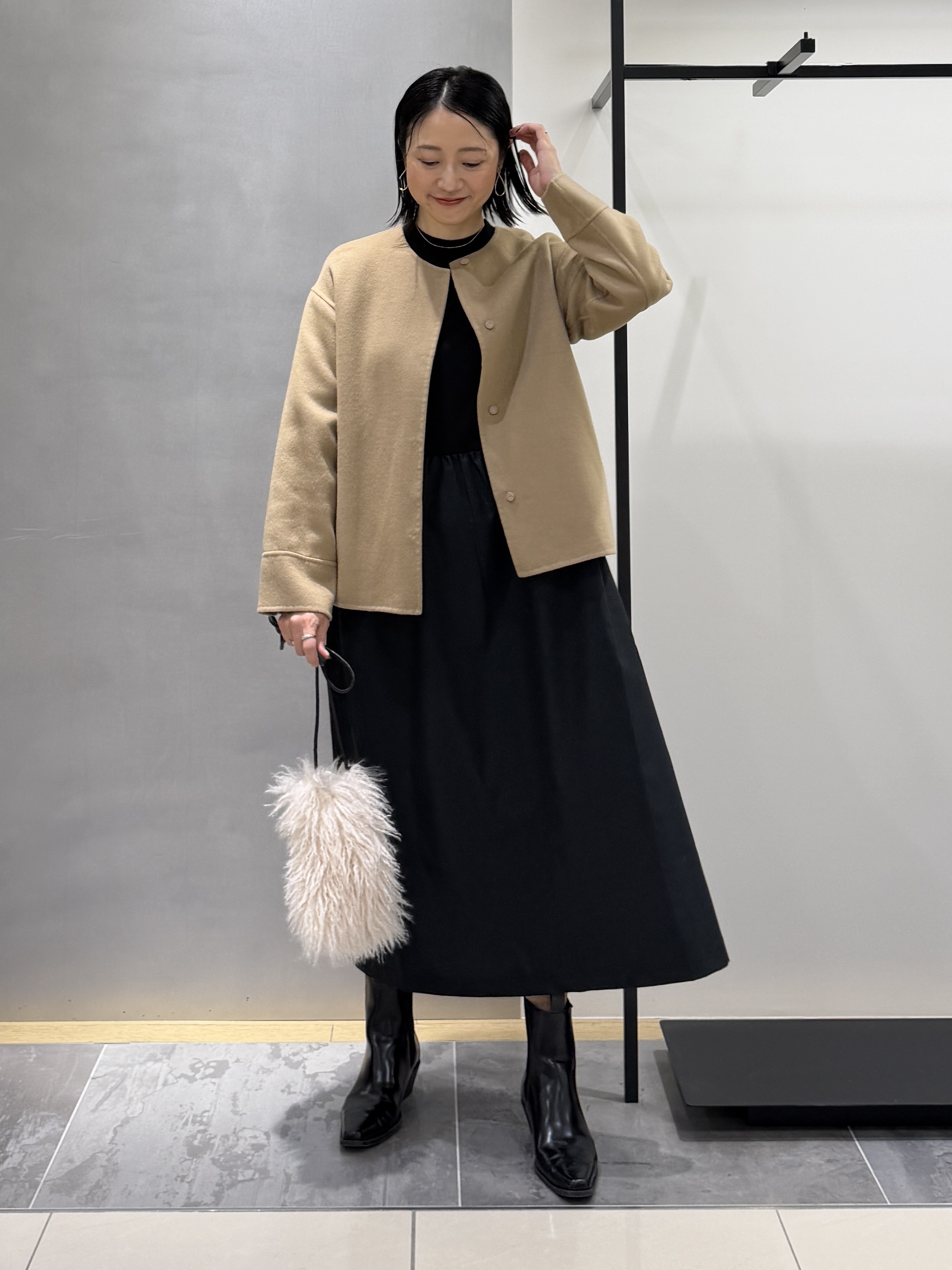 shihoさんの「INDIVI｜【ウール混／配色】ショート丈リバー丸首コート」を使ったコーディネート