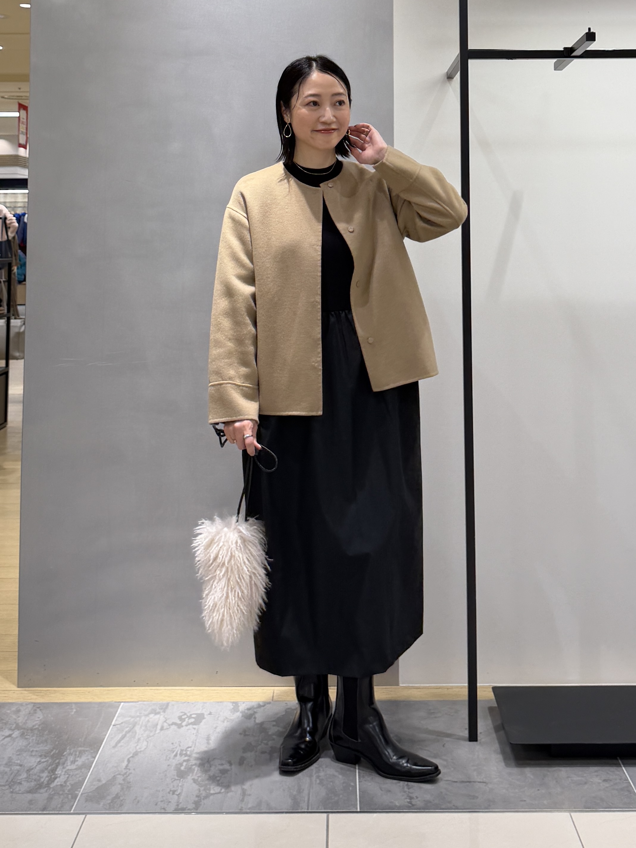 shihoさんの「INDIVI｜【ウール混／配色】ショート丈リバー丸首コート」を使ったコーディネート