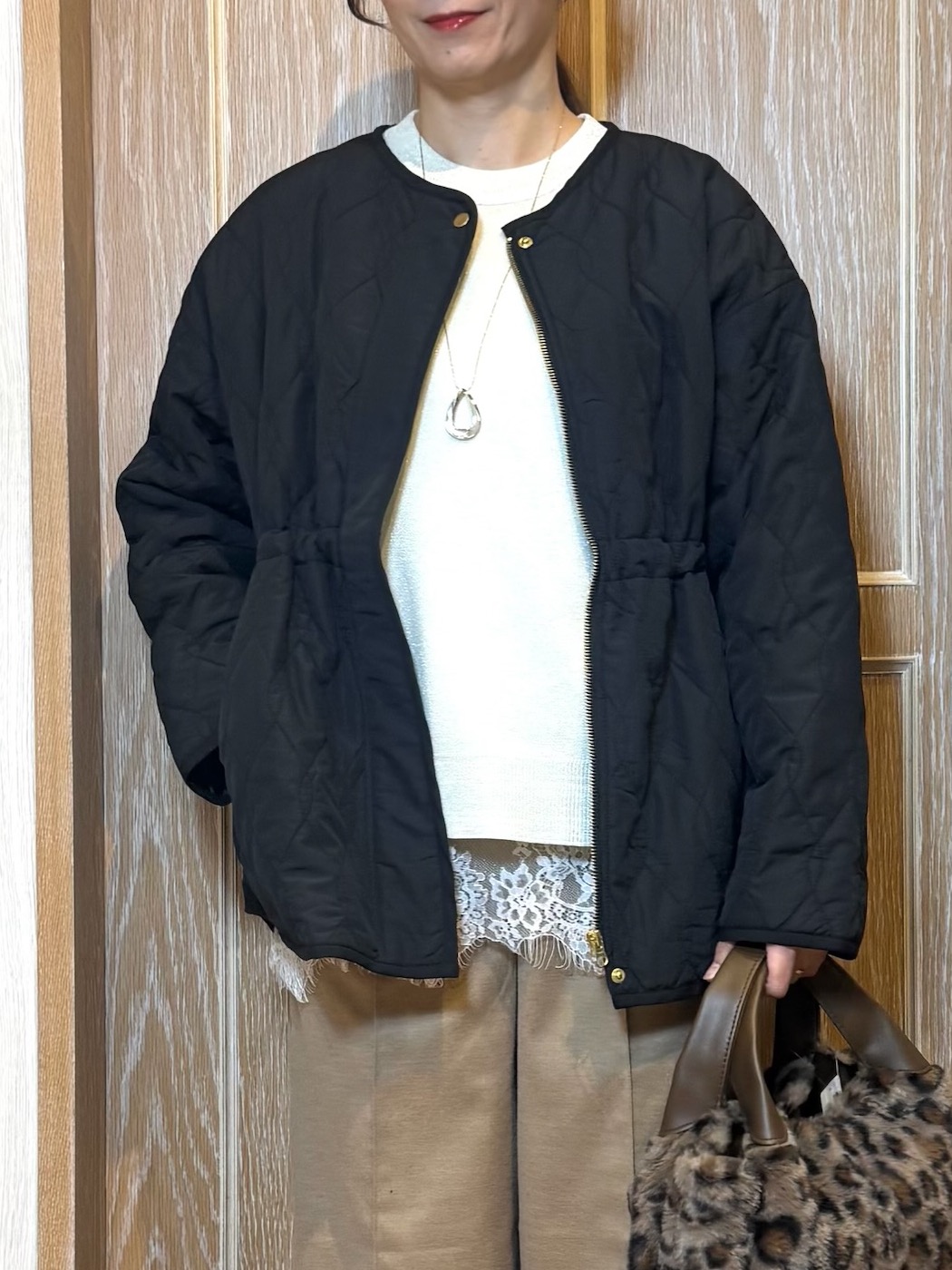 KAORIさんの「SHOO･LA･RUE｜【撥水/S-LL/洗濯機可】ウエスト絞れる キルト中綿ジャケット」を使ったコーディネート