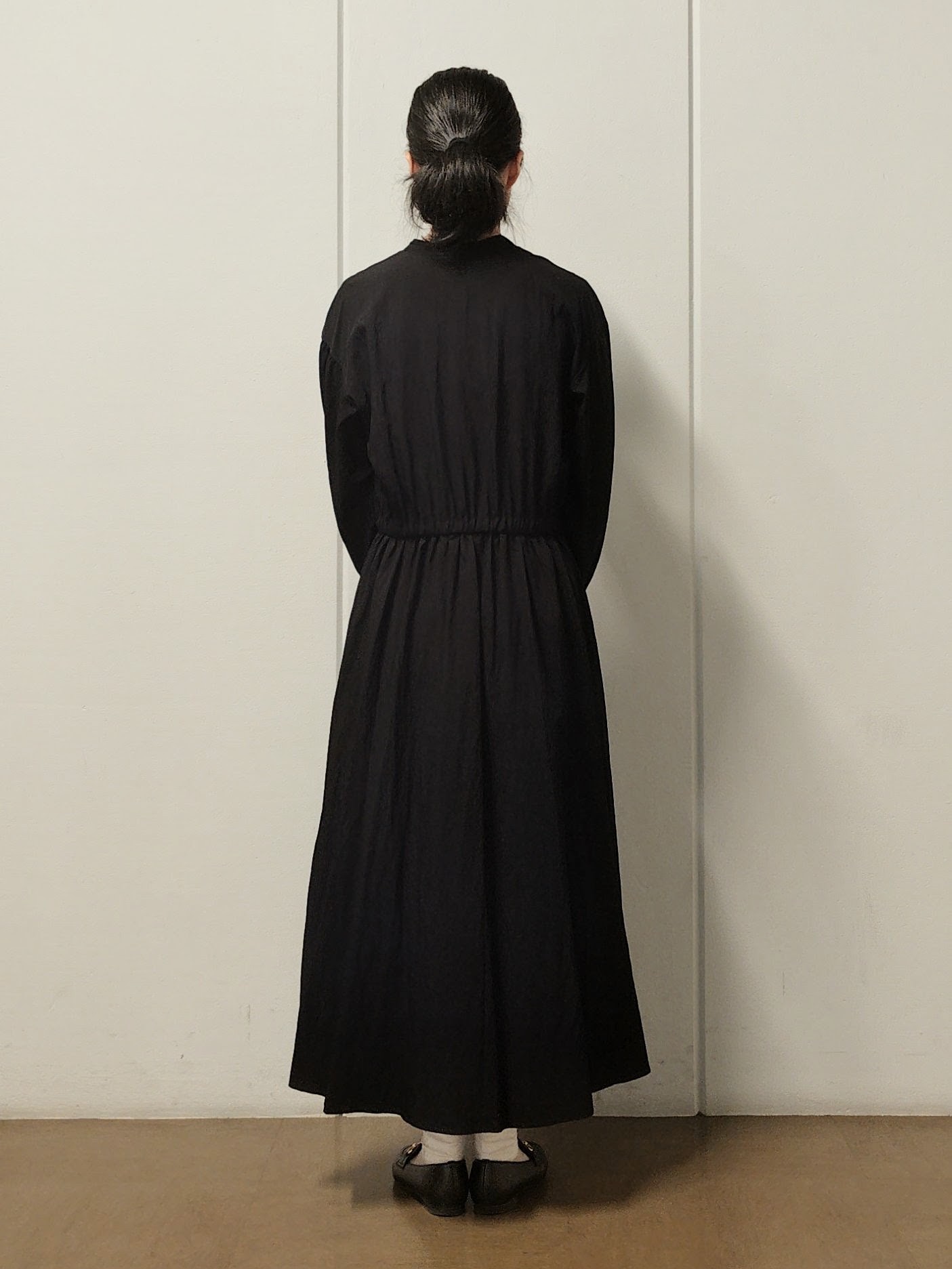 OHNUMAさんの「UNTITLED｜ドレープワンピース」を使ったコーディネート