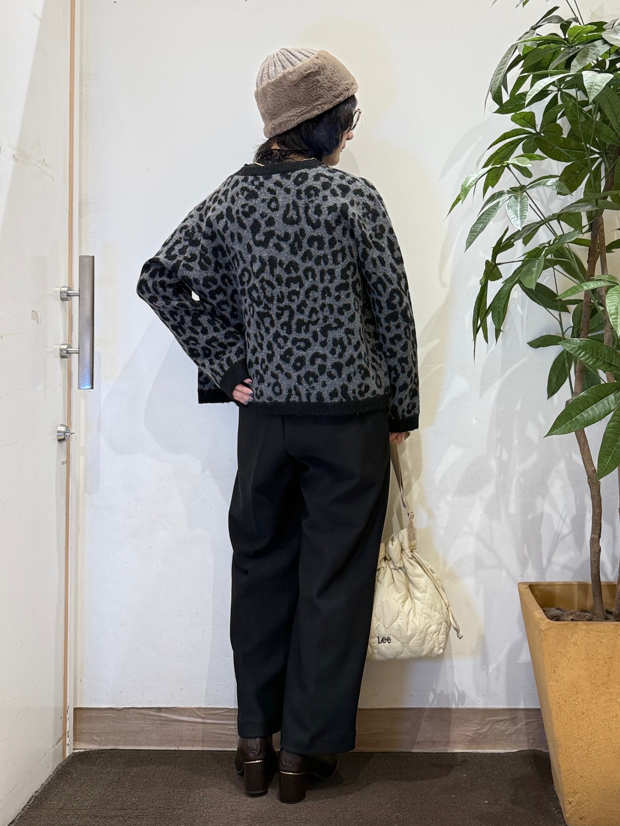 misakiさんの「SHOO･LA･RUE｜【洗濯機可/S-LL】ジャケット感覚で着られる バイカラーニットカーディガン」を使ったコーディネート