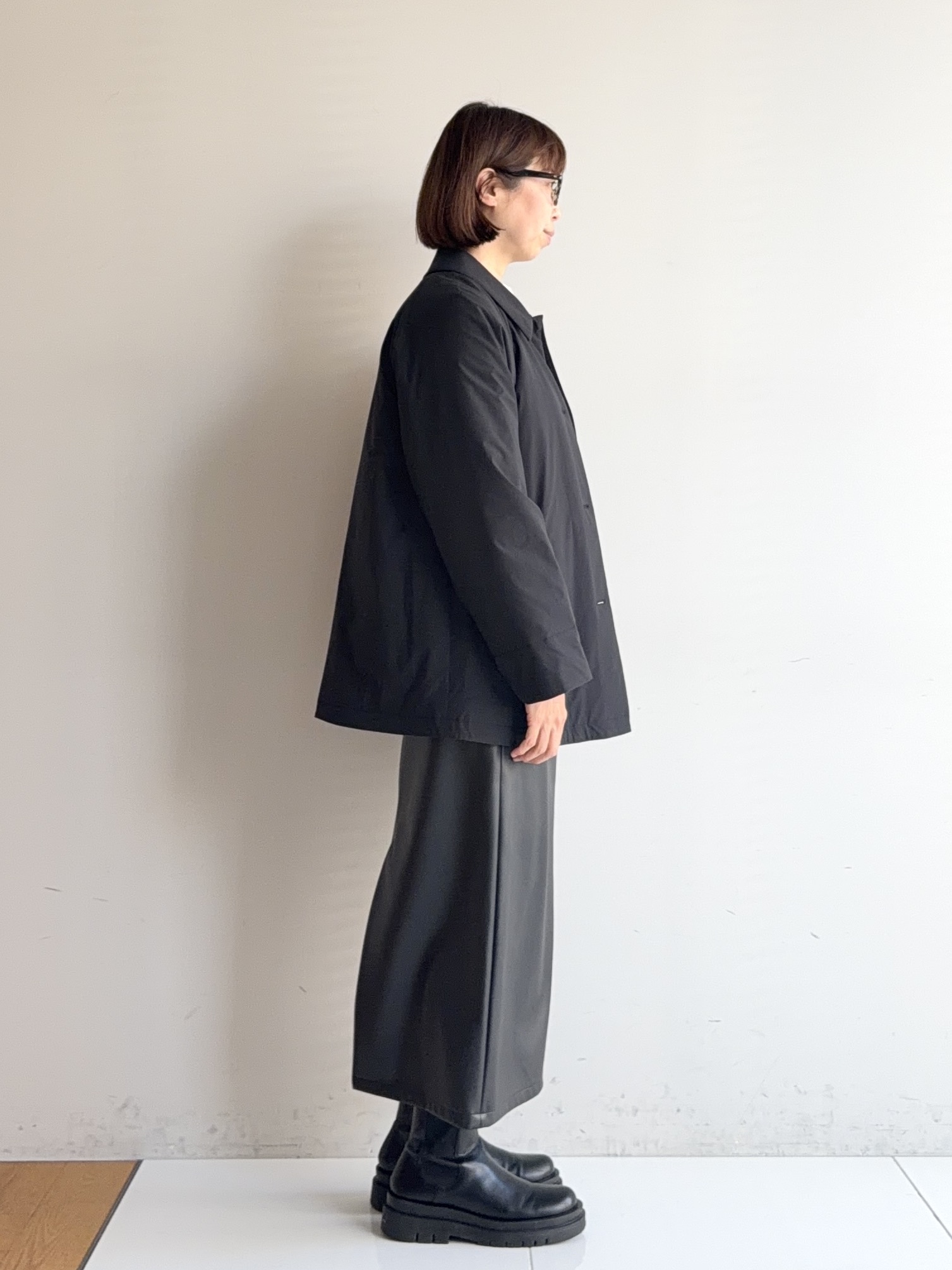 murayamaさんの「INDIVI｜【トレンド感◎／大人の光沢感】レザー調ナロースカート」を使ったコーディネート