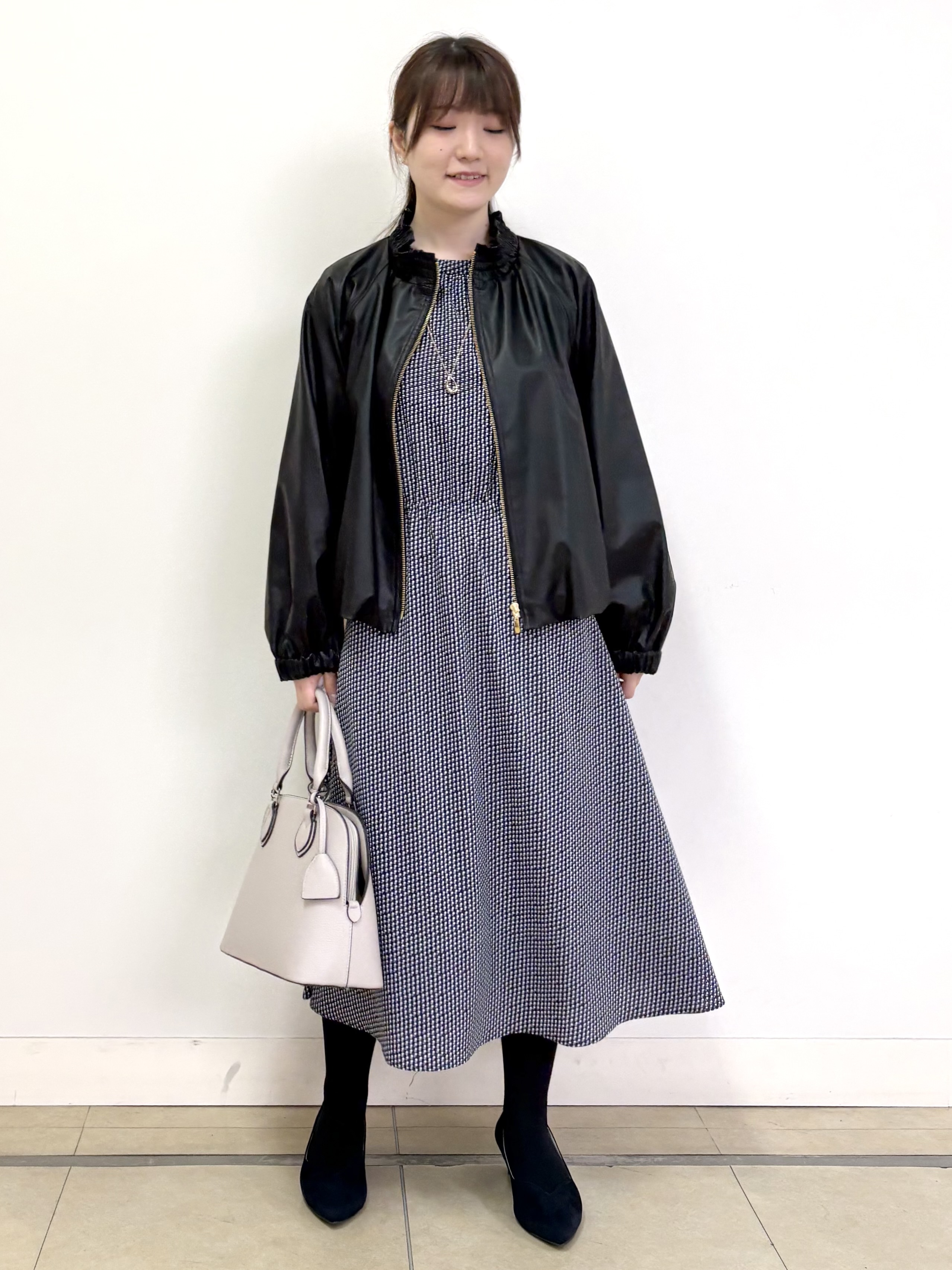 mikiさんの「Reflect｜レザー調ジップアップブルゾン」を使ったコーディネート