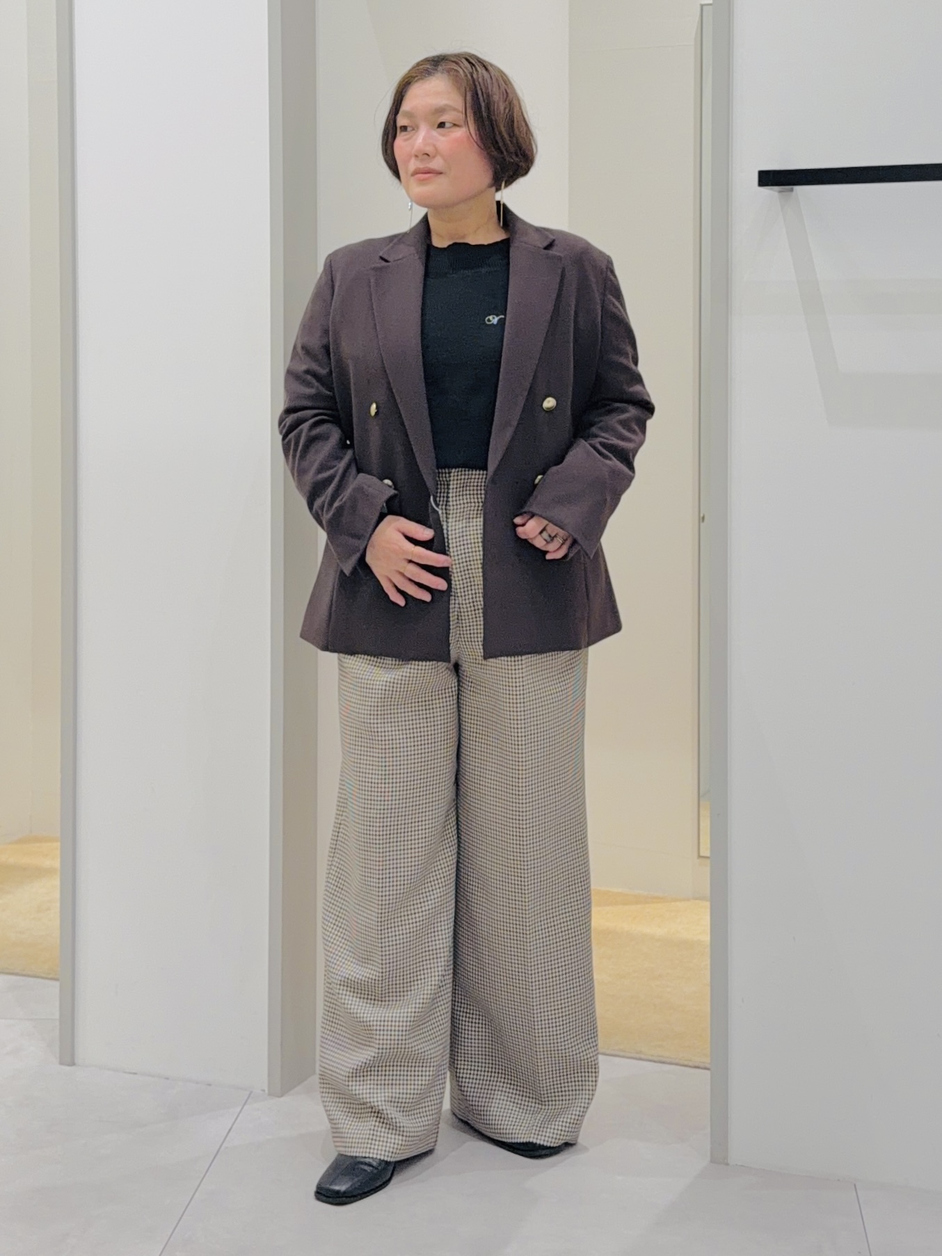 タナさんの「THE SHOP TK｜クラシカルな雰囲気 ダブルブレストジャケット」を使ったコーディネート