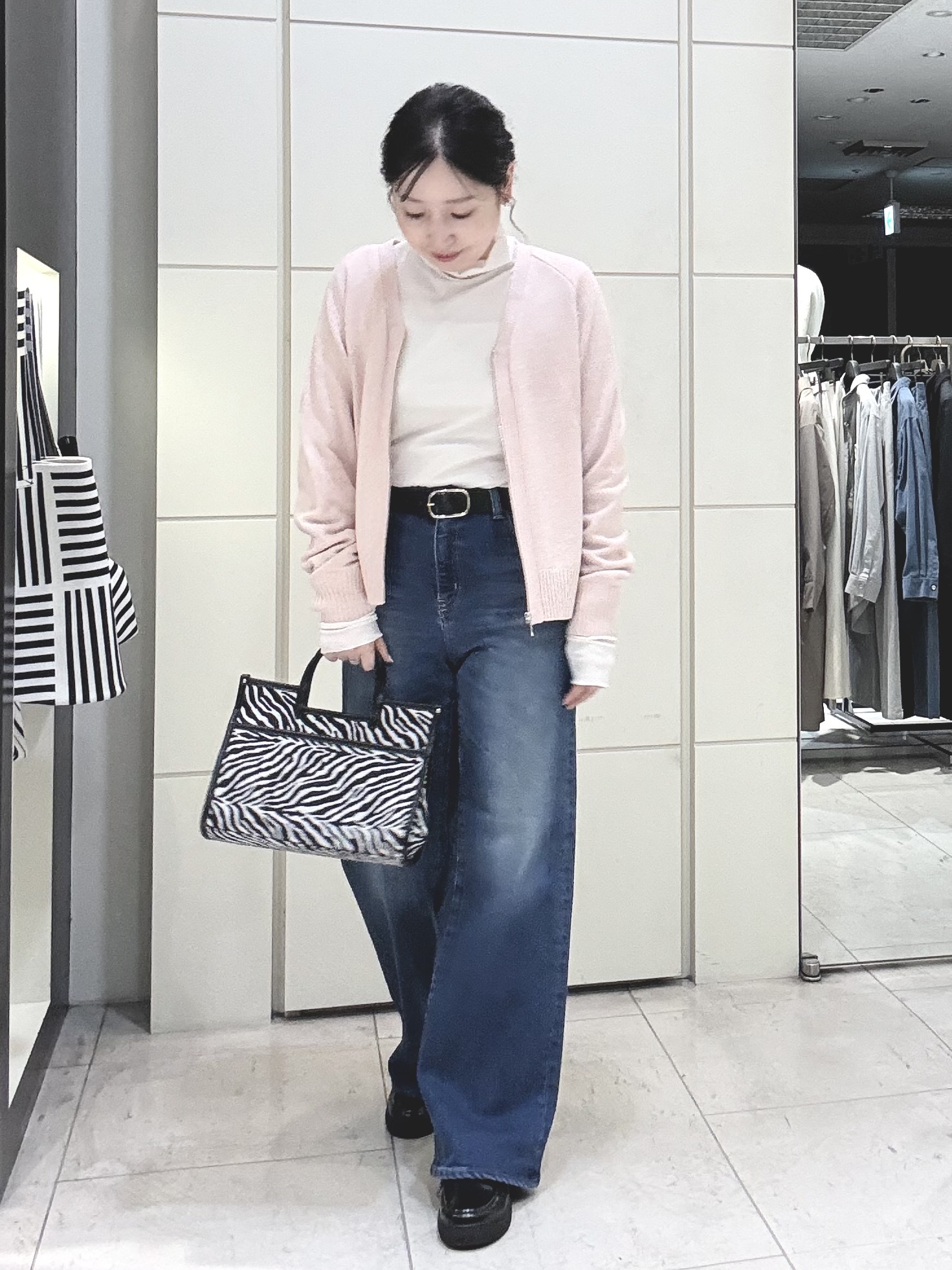 mori.さんの「UNTITLED｜【店頭人気！】杢調ジップカーディガン」を使ったコーディネート