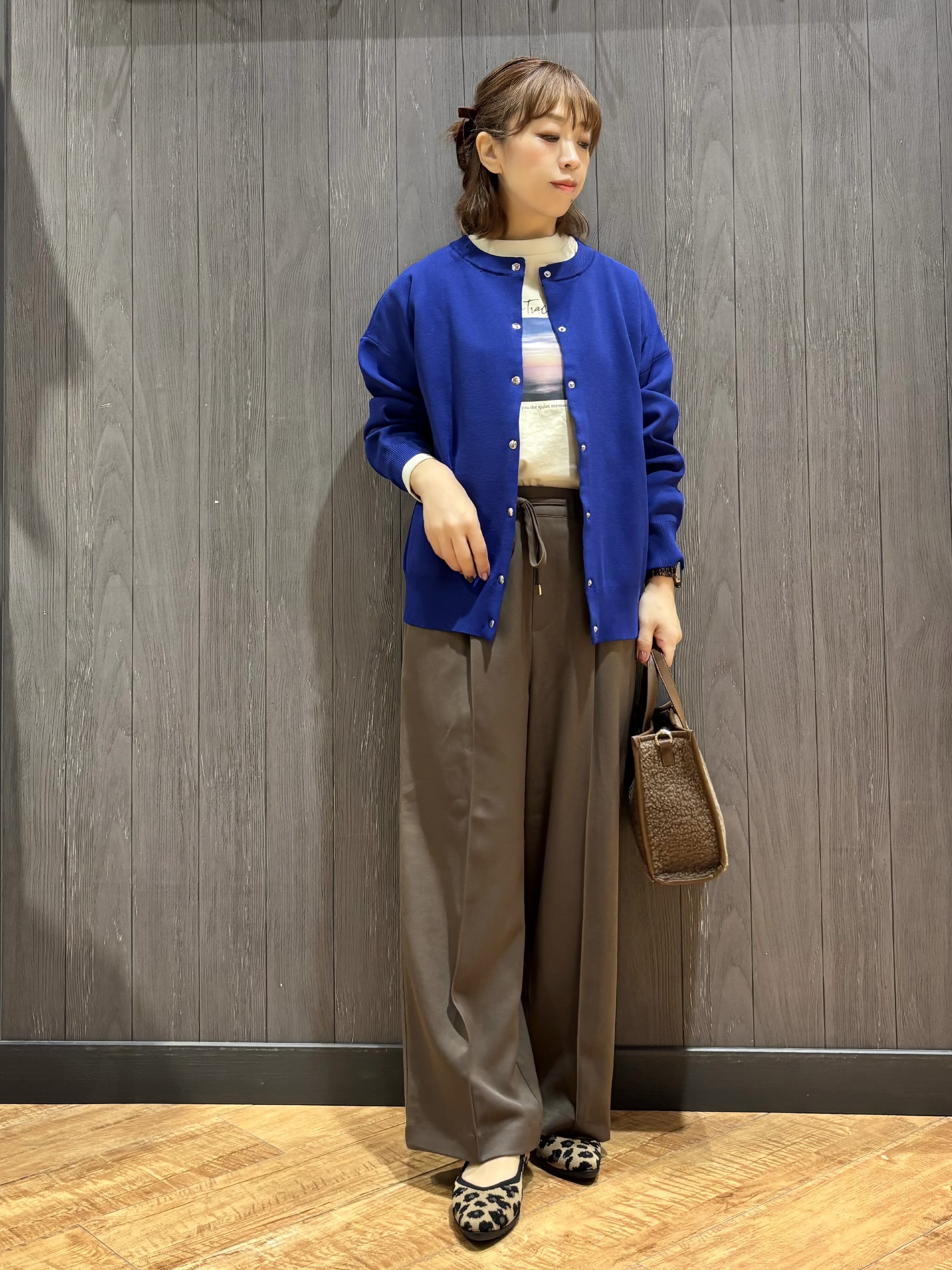 meiさんの「SHOO･LA･RUE｜【セットアップ可/洗濯機可】軽やかに羽織れる スポンディッシュ ニットカーディガン」を使ったコーディネート