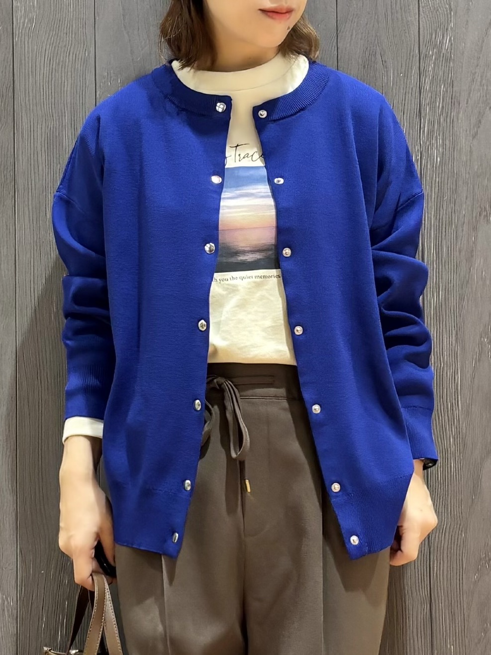 meiさんの「SHOO･LA･RUE｜【セットアップ可/洗濯機可】軽やかに羽織れる スポンディッシュ ニットカーディガン」を使ったコーディネート
