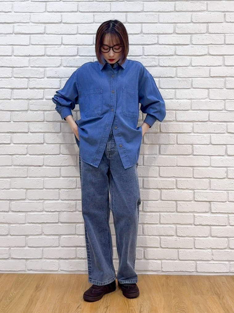 𝐜𝐡𝐢𝐤𝐚さんの「SHOO･LA･RUE｜重ねるだけでこなれコーデに ふわふわフェイクファーベスト」を使ったコーディネート