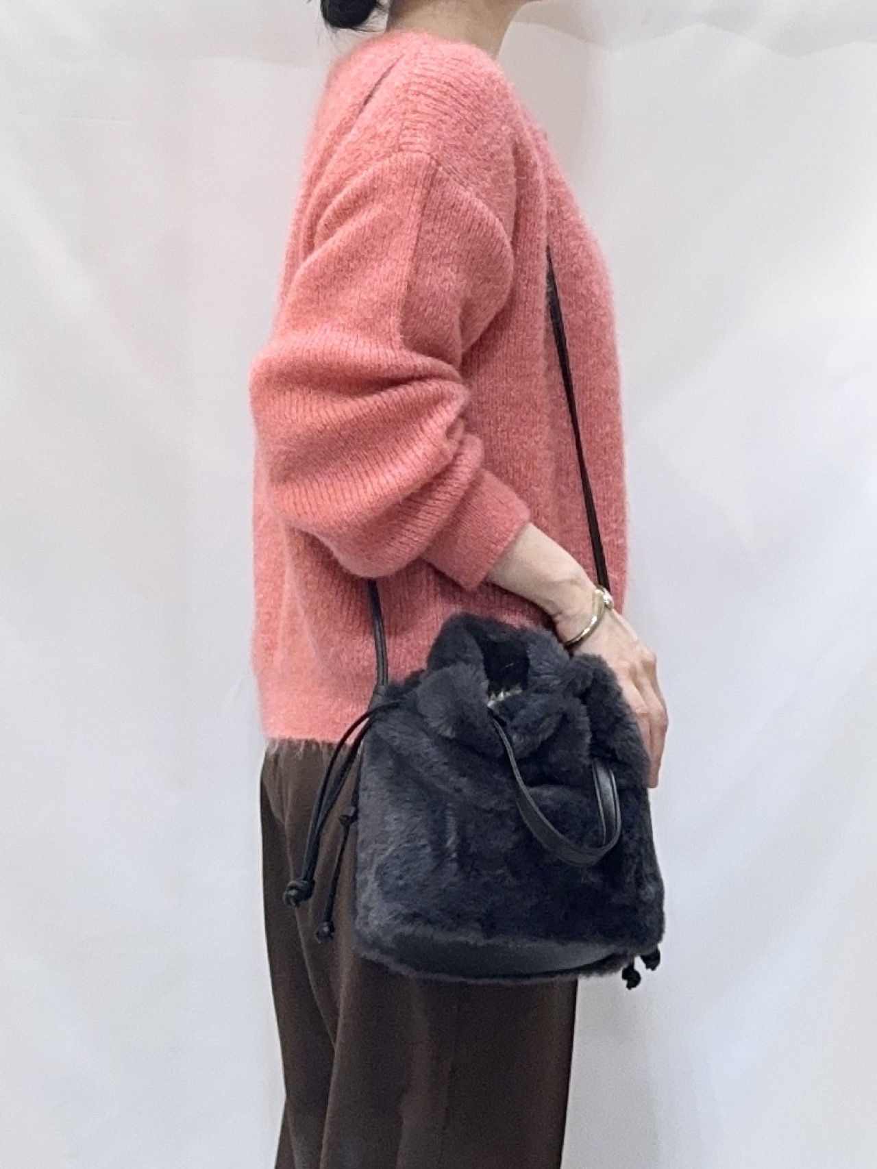 𝐇𝐢𝐫𝐨𝐦𝐢さんの「SHOO･LA･RUE｜【S-LL】ゆるもこ シャギーニットカーディガン」を使ったコーディネート