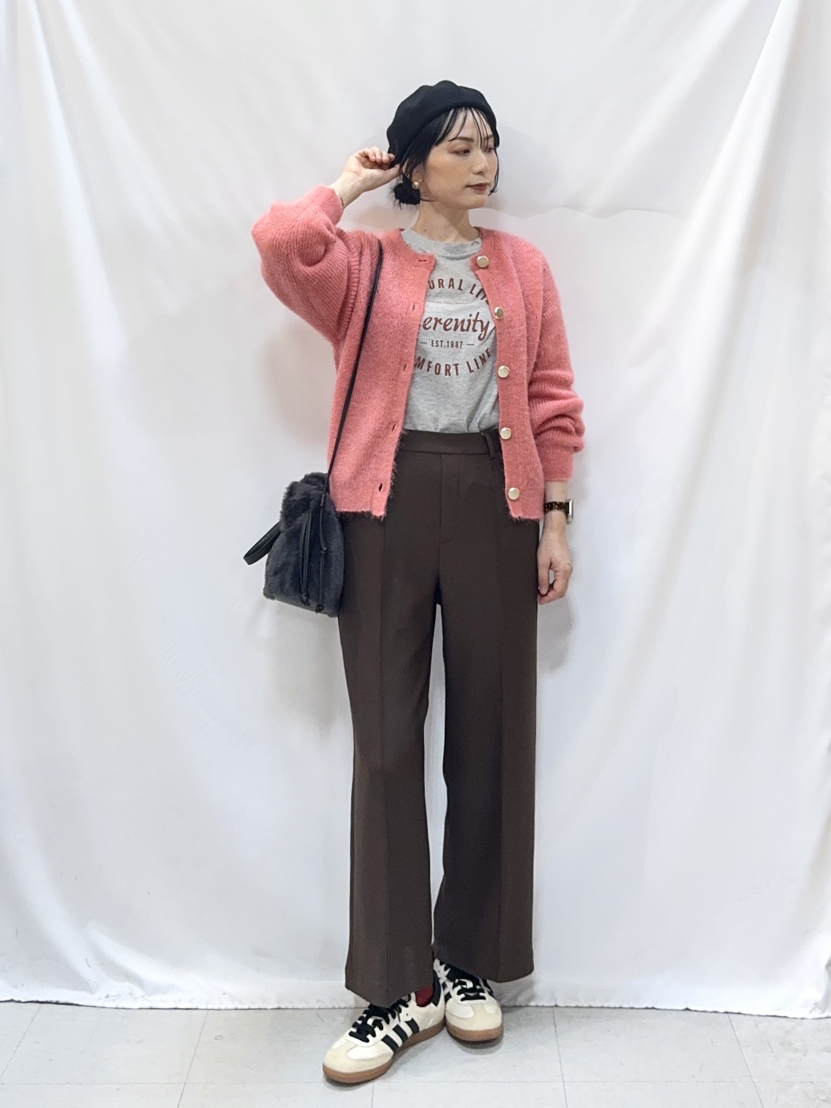 𝐇𝐢𝐫𝐨𝐦𝐢さんの「SHOO･LA･RUE｜【S-LL】ゆるもこ シャギーニットカーディガン」を使ったコーディネート