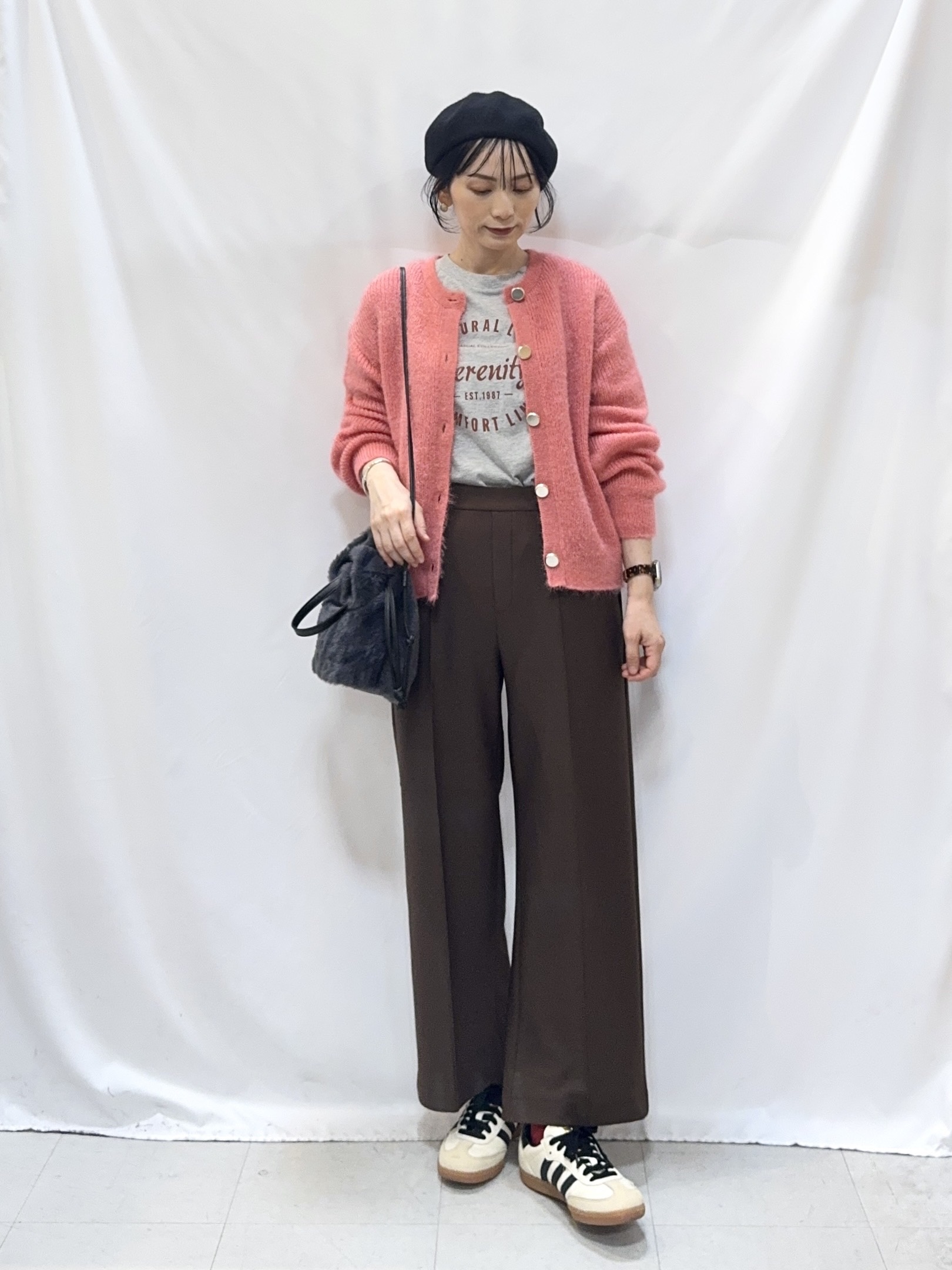𝐇𝐢𝐫𝐨𝐦𝐢さんの「SHOO･LA･RUE｜【S-LL】ゆるもこ シャギーニットカーディガン」を使ったコーディネート