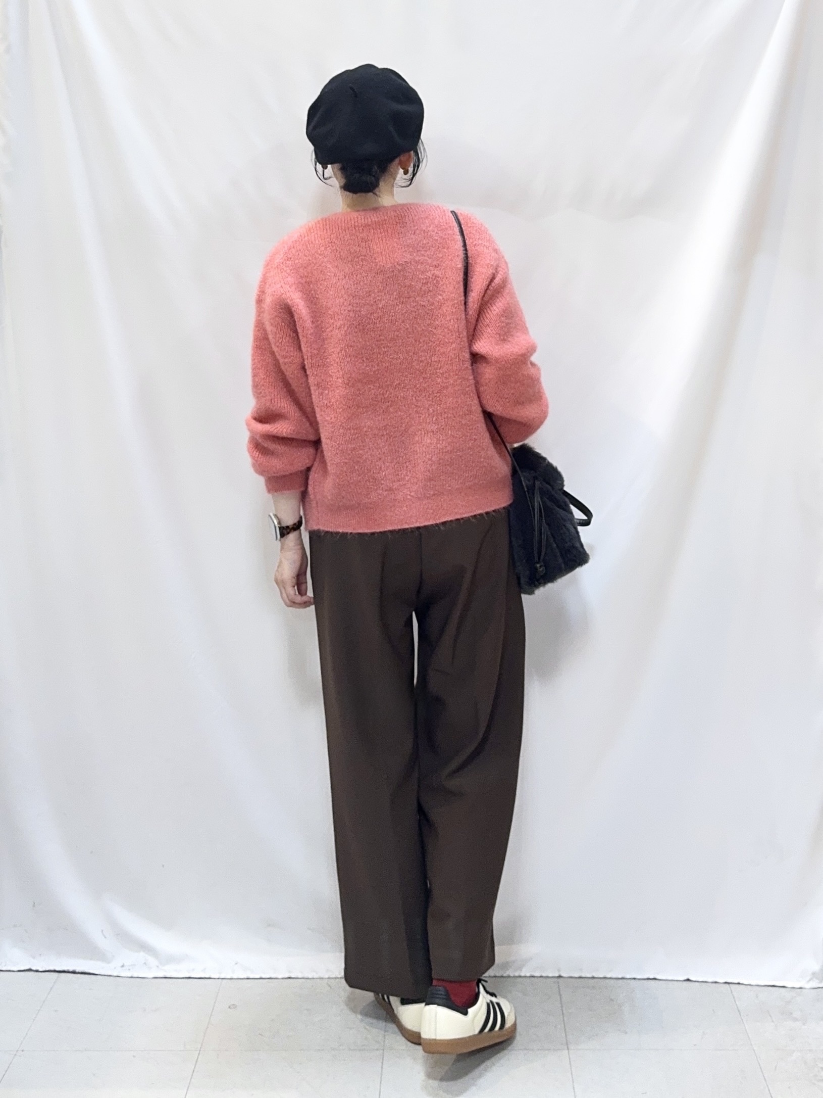 𝐇𝐢𝐫𝐨𝐦𝐢さんの「SHOO･LA･RUE｜【S-LL】ゆるもこ シャギーニットカーディガン」を使ったコーディネート
