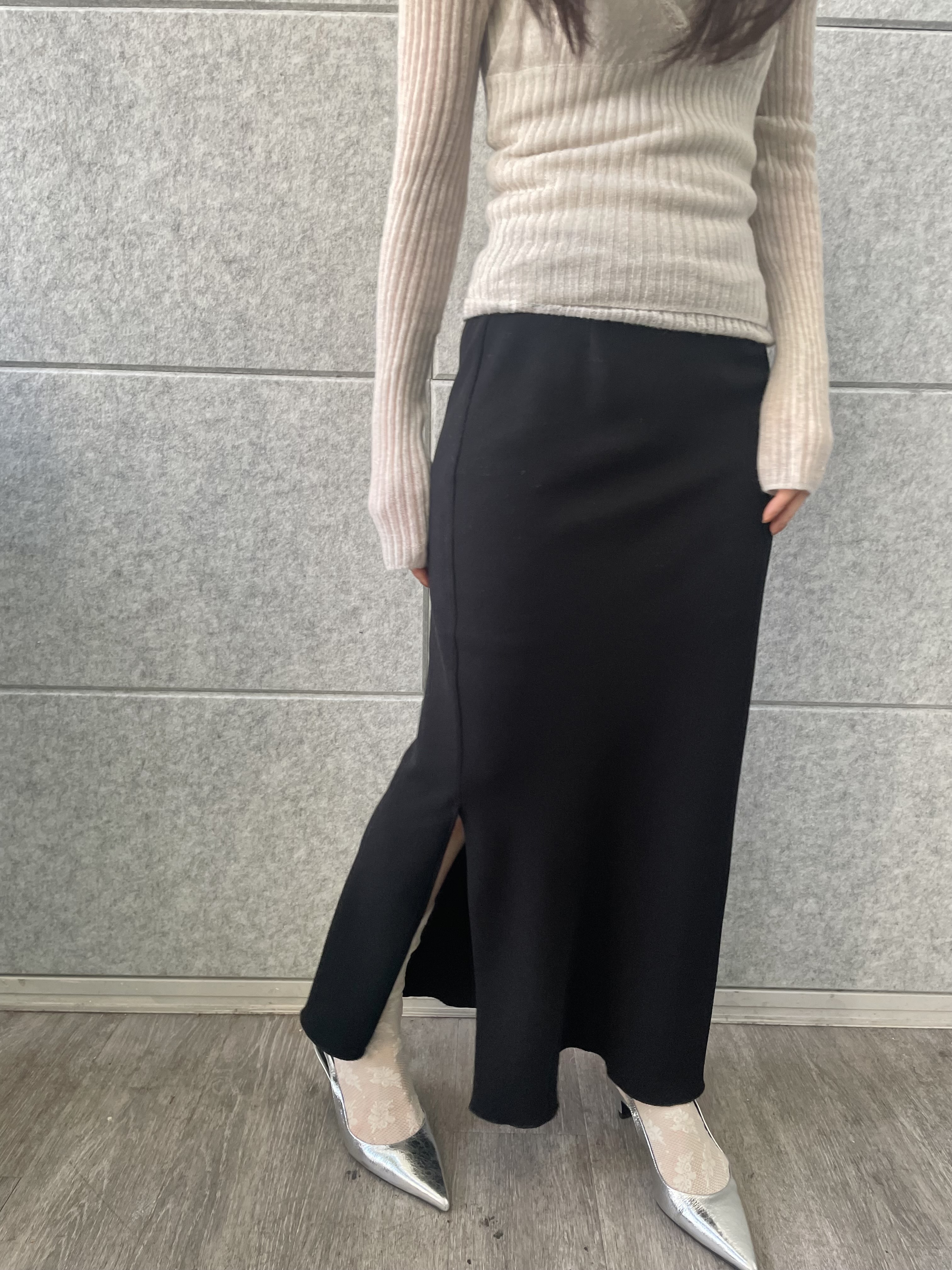 丸山加奈子さんの「CODE A｜【Re3】easy－fit long skirt」を使ったコーディネート