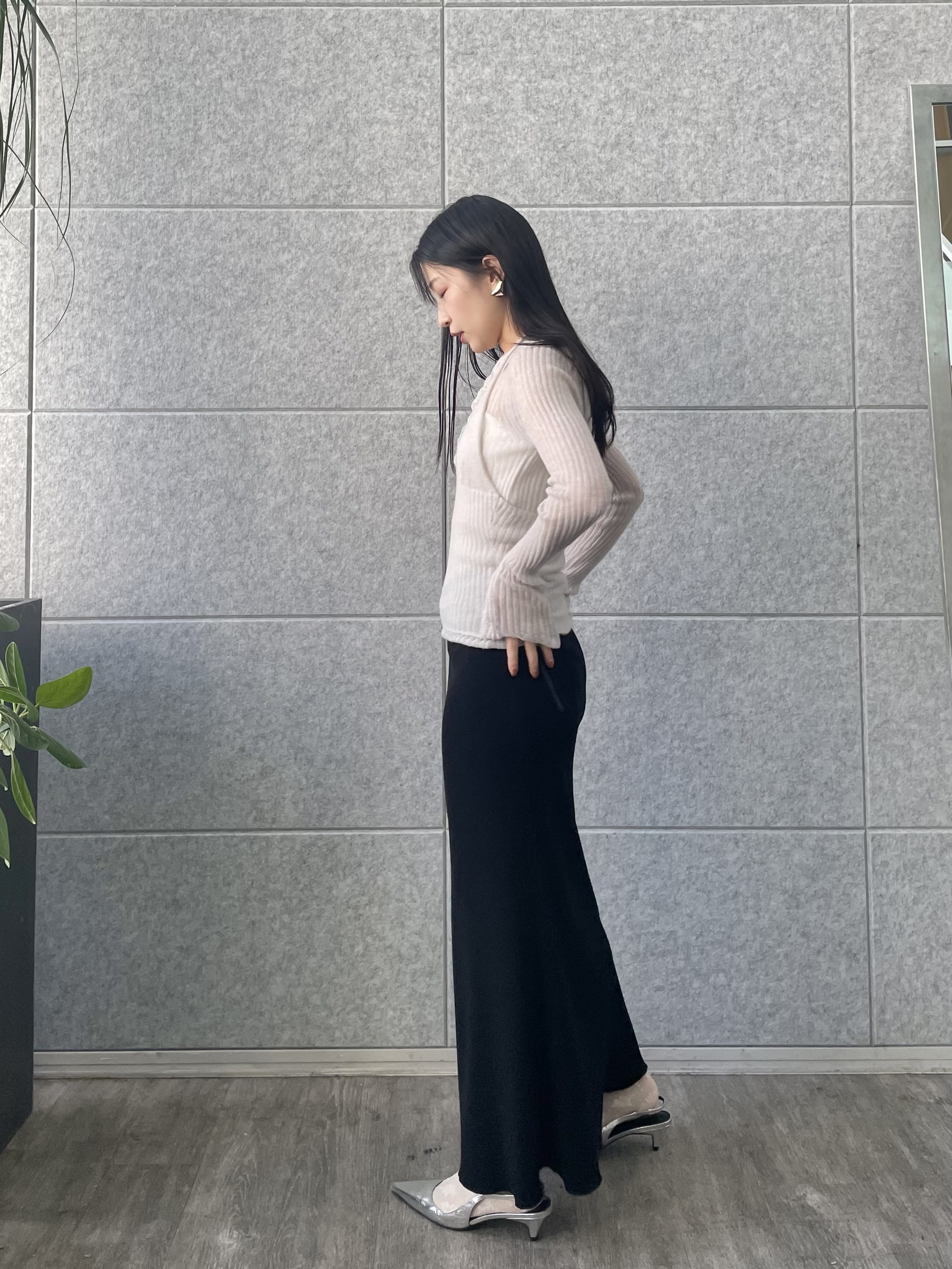 丸山加奈子さんの「CODE A｜【Re3】easy－fit long skirt」を使ったコーディネート