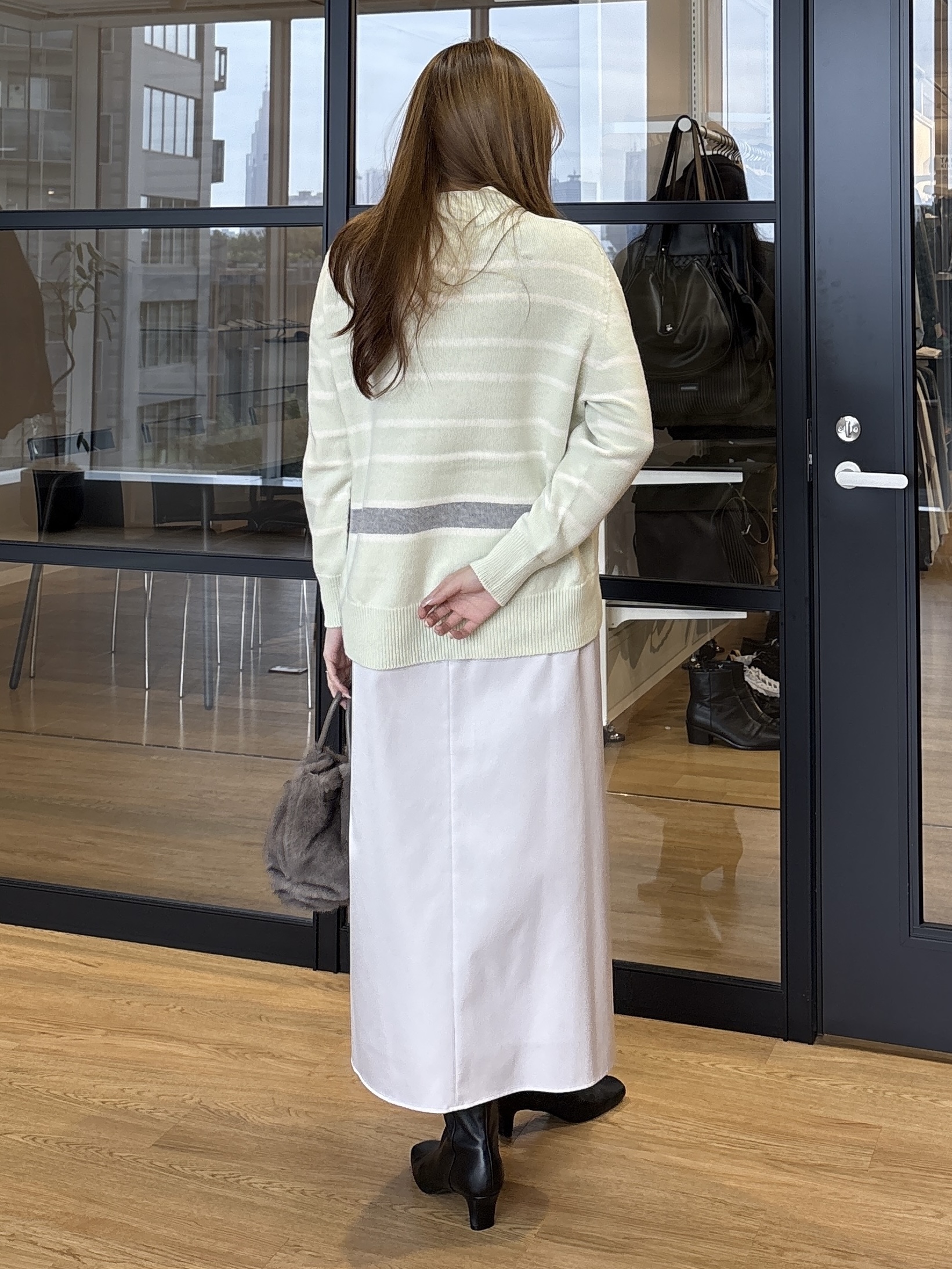 sayaさんの「UNTITLED｜シャイニーナローマーメイドスカート」を使ったコーディネート
